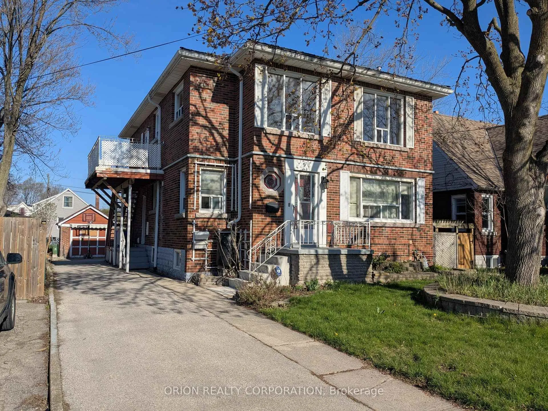 Front of Unit 2, 96 East 21st Street W