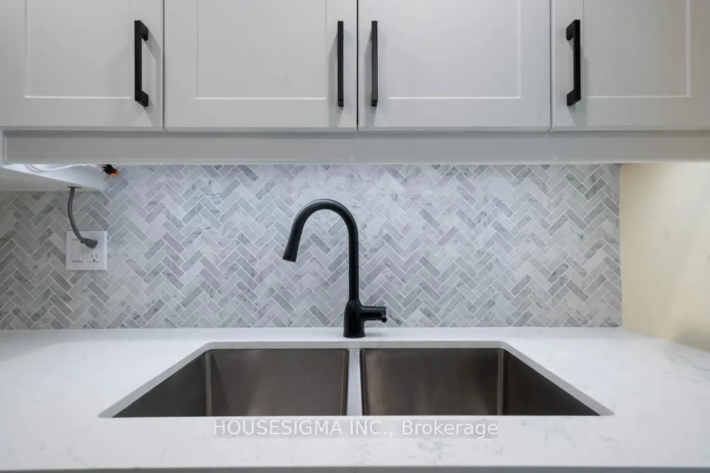 Photo 9 of Unit 2003, 77 Harbour Square, Toronto, Waterfront Communities — HOMEH