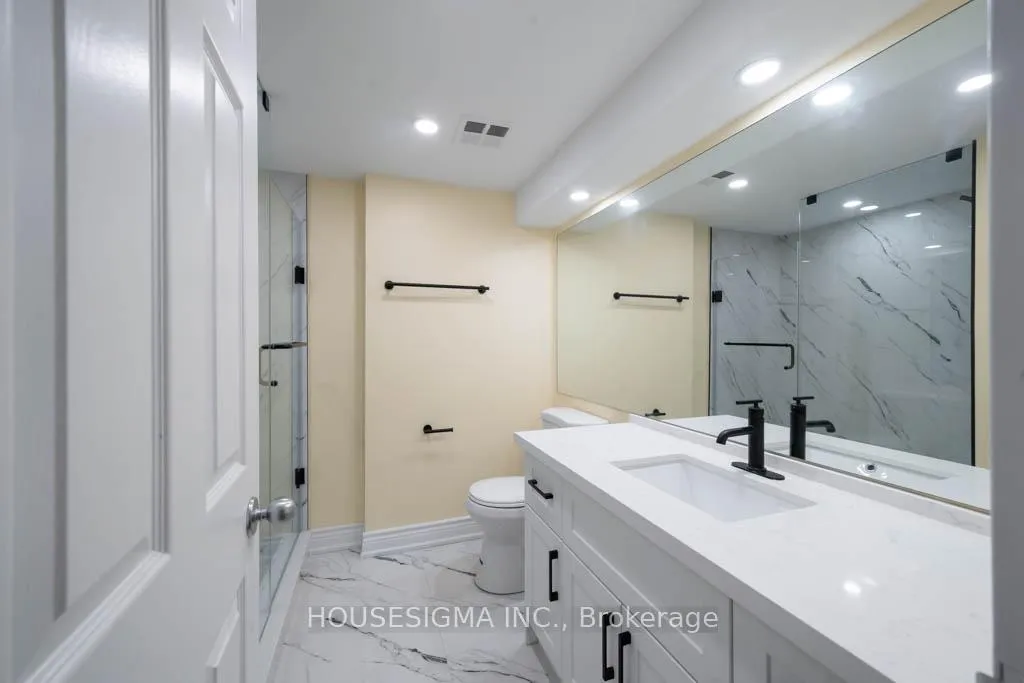Photo 10 of Unit 2003, 77 Harbour Square, Toronto, Waterfront Communities — HOMEH