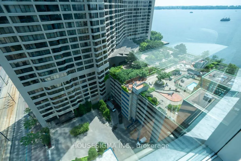 Photo 15 of Unit 2003, 77 Harbour Square, Toronto, Waterfront Communities — HOMEH