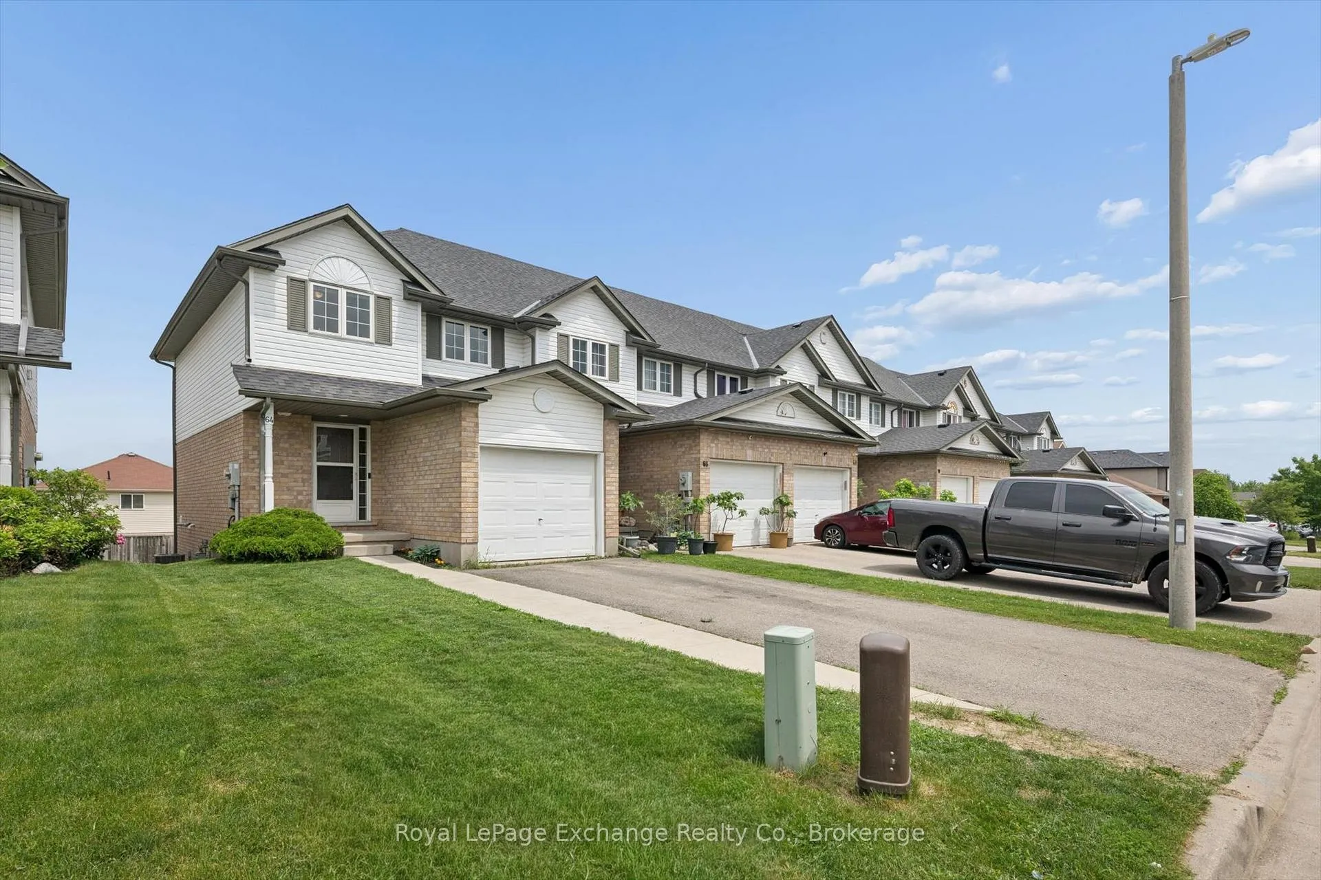 Photo 4 of 64 Hasler Crescent, Guelph, Pineridge/Westminster Woods — HOMEH