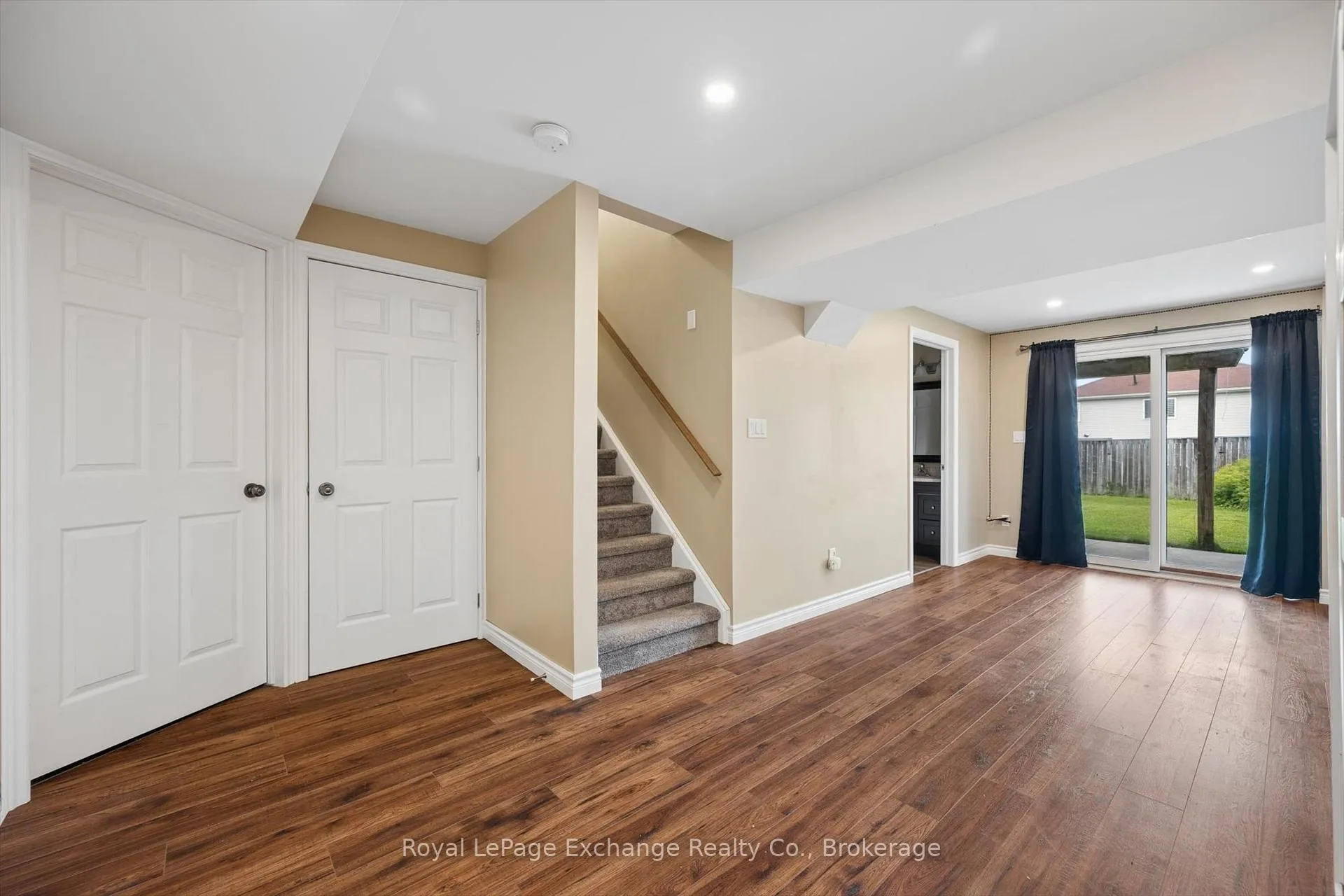 Photo 32 of 64 Hasler Crescent, Guelph, Pineridge/Westminster Woods — HOMEH