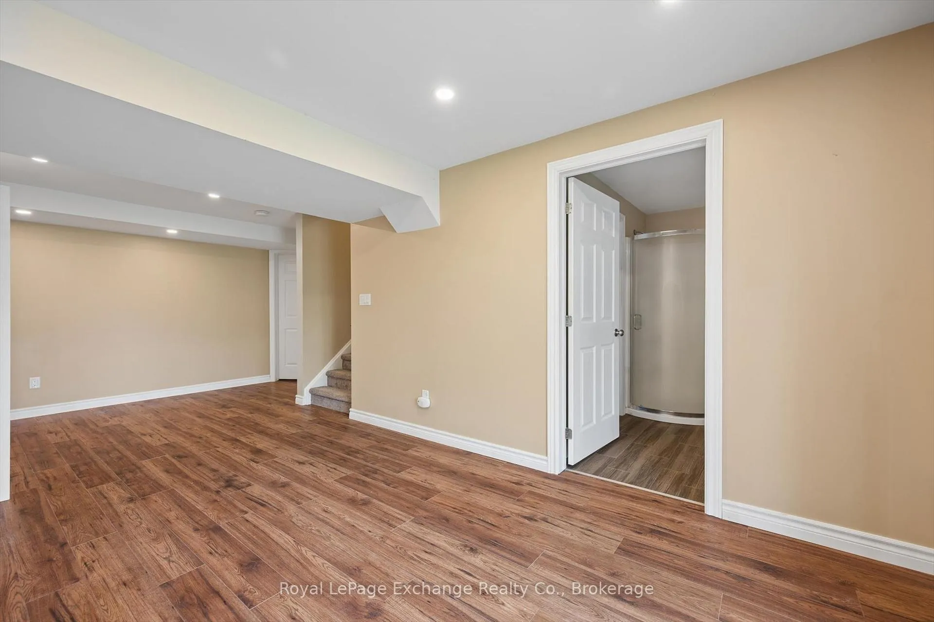 Photo 33 of 64 Hasler Crescent, Guelph, Pineridge/Westminster Woods — HOMEH