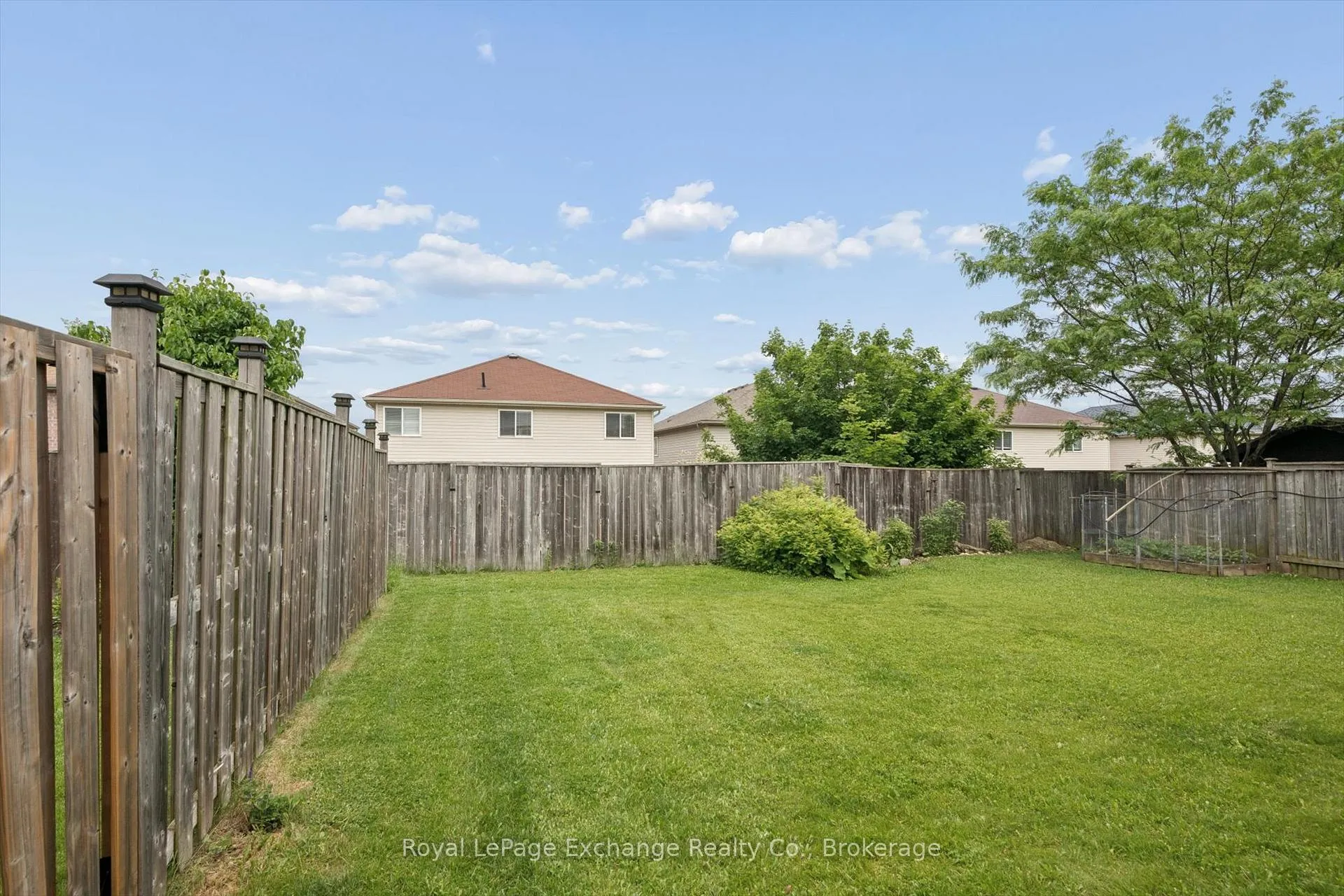 Photo 36 of 64 Hasler Crescent, Guelph, Pineridge/Westminster Woods — HOMEH