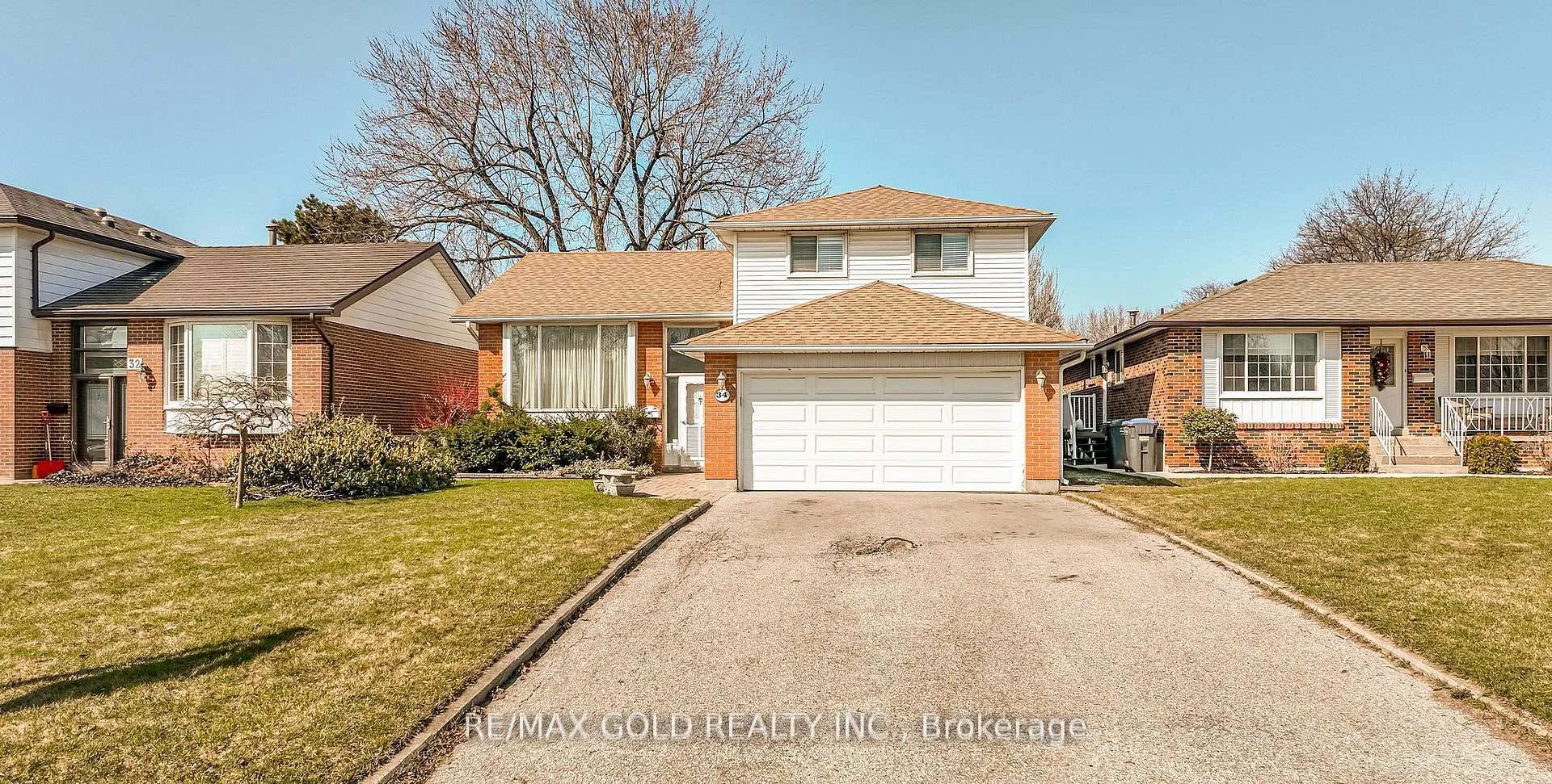 Photo 4 of 34 Deerfield Crescent, Brampton, Southgate — HOMEH