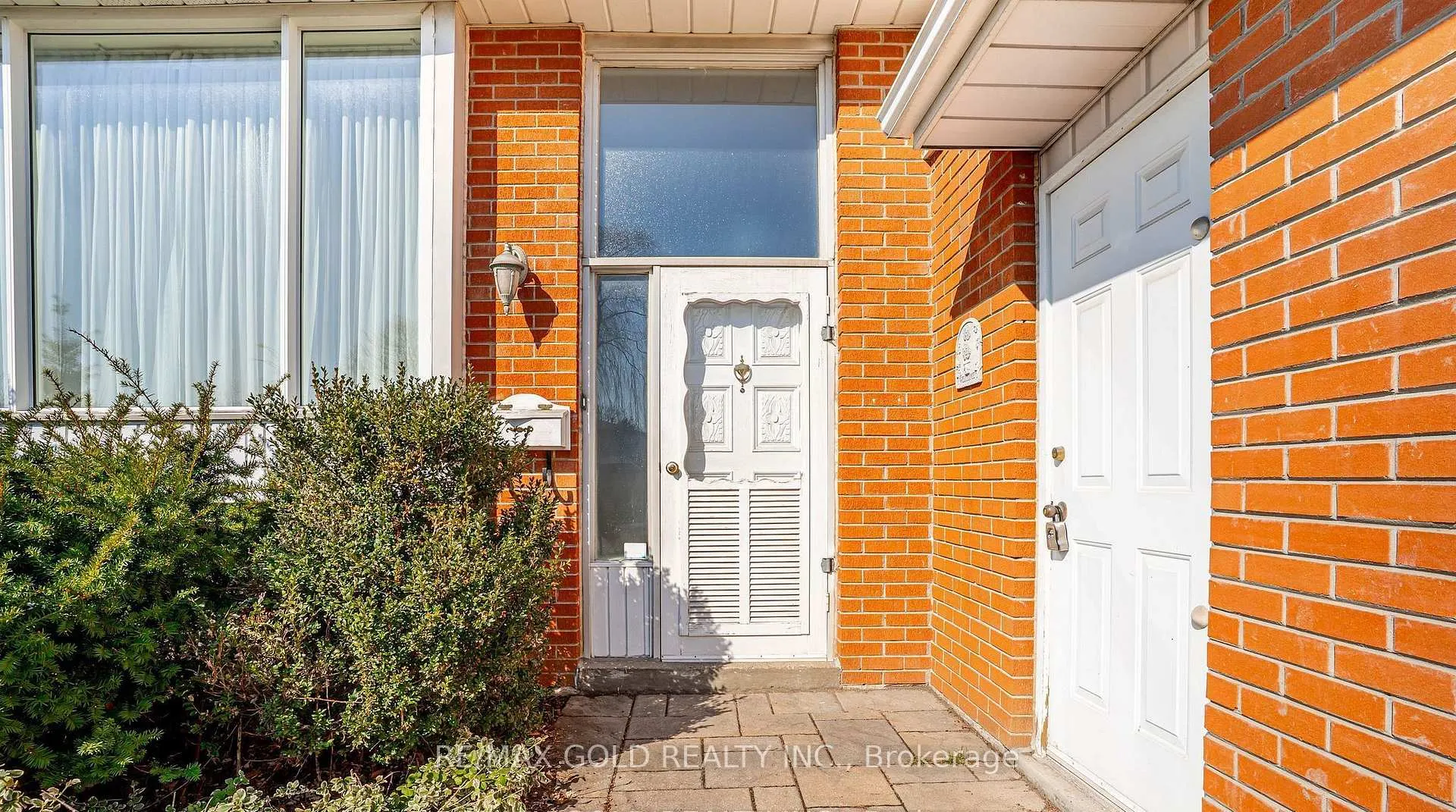 Photo 7 of 34 Deerfield Crescent, Brampton, Southgate — HOMEH