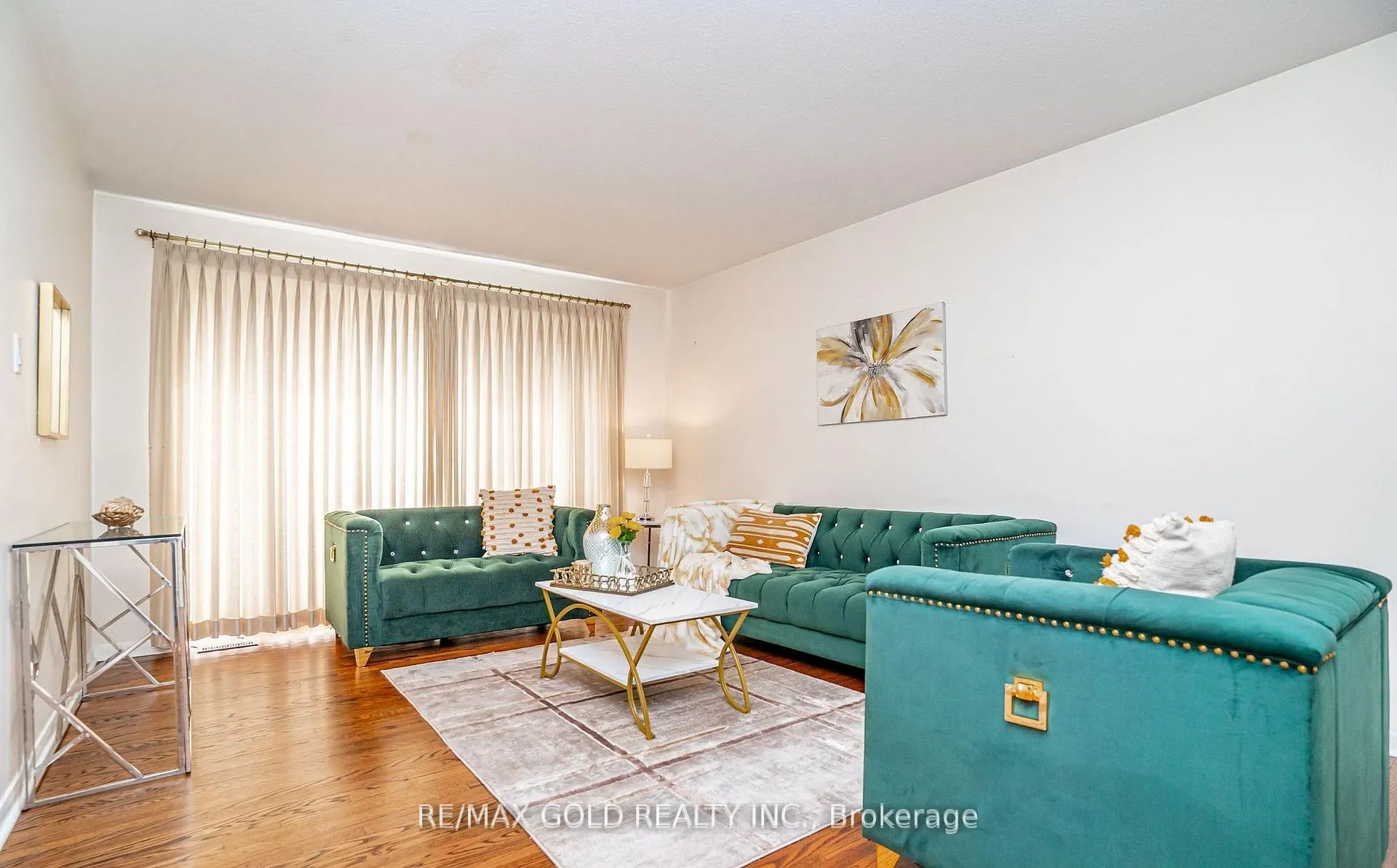 Photo 10 of 34 Deerfield Crescent, Brampton, Southgate — HOMEH