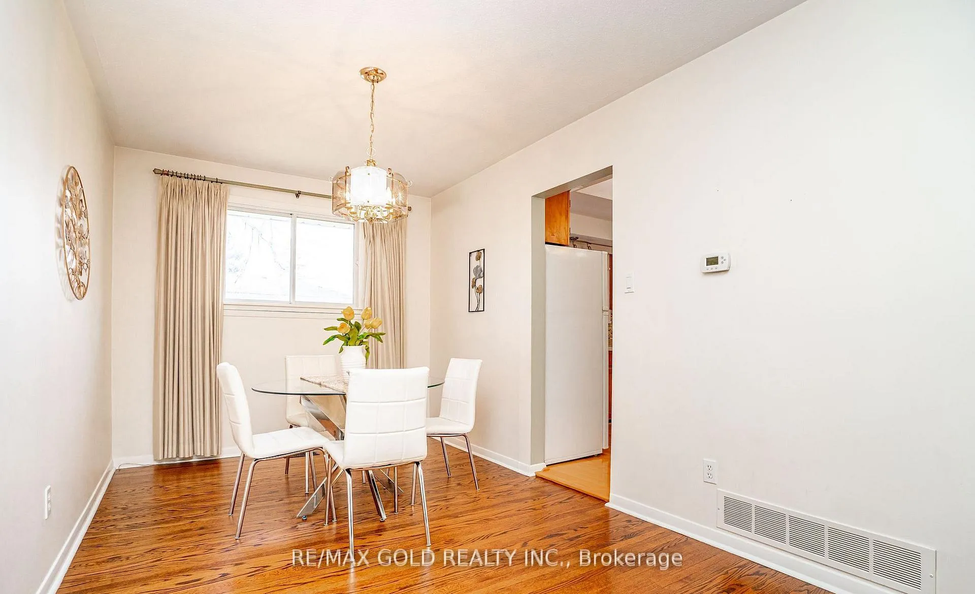 Photo 13 of 34 Deerfield Crescent, Brampton, Southgate — HOMEH