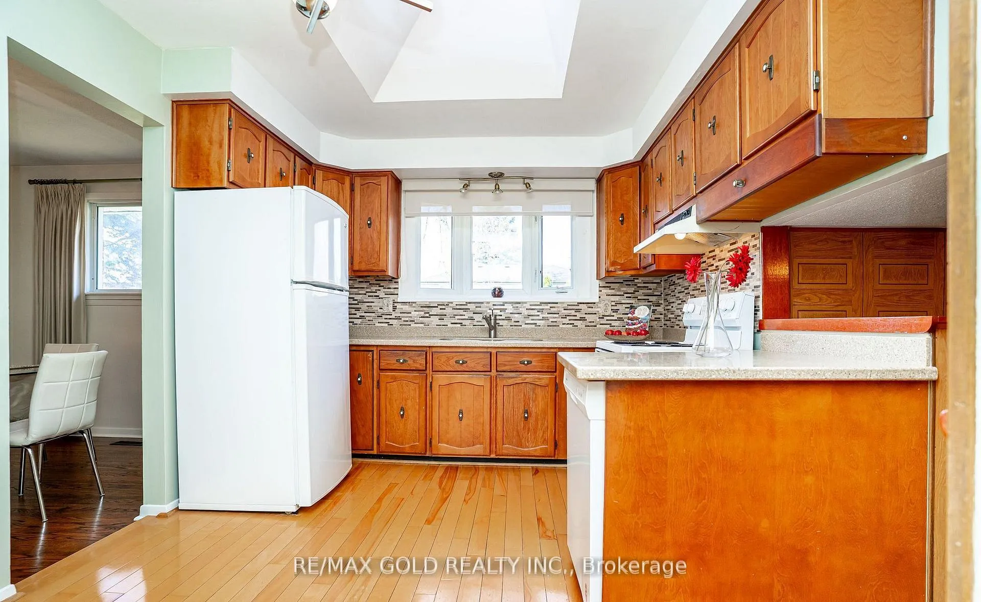 Photo 15 of 34 Deerfield Crescent, Brampton, Southgate — HOMEH