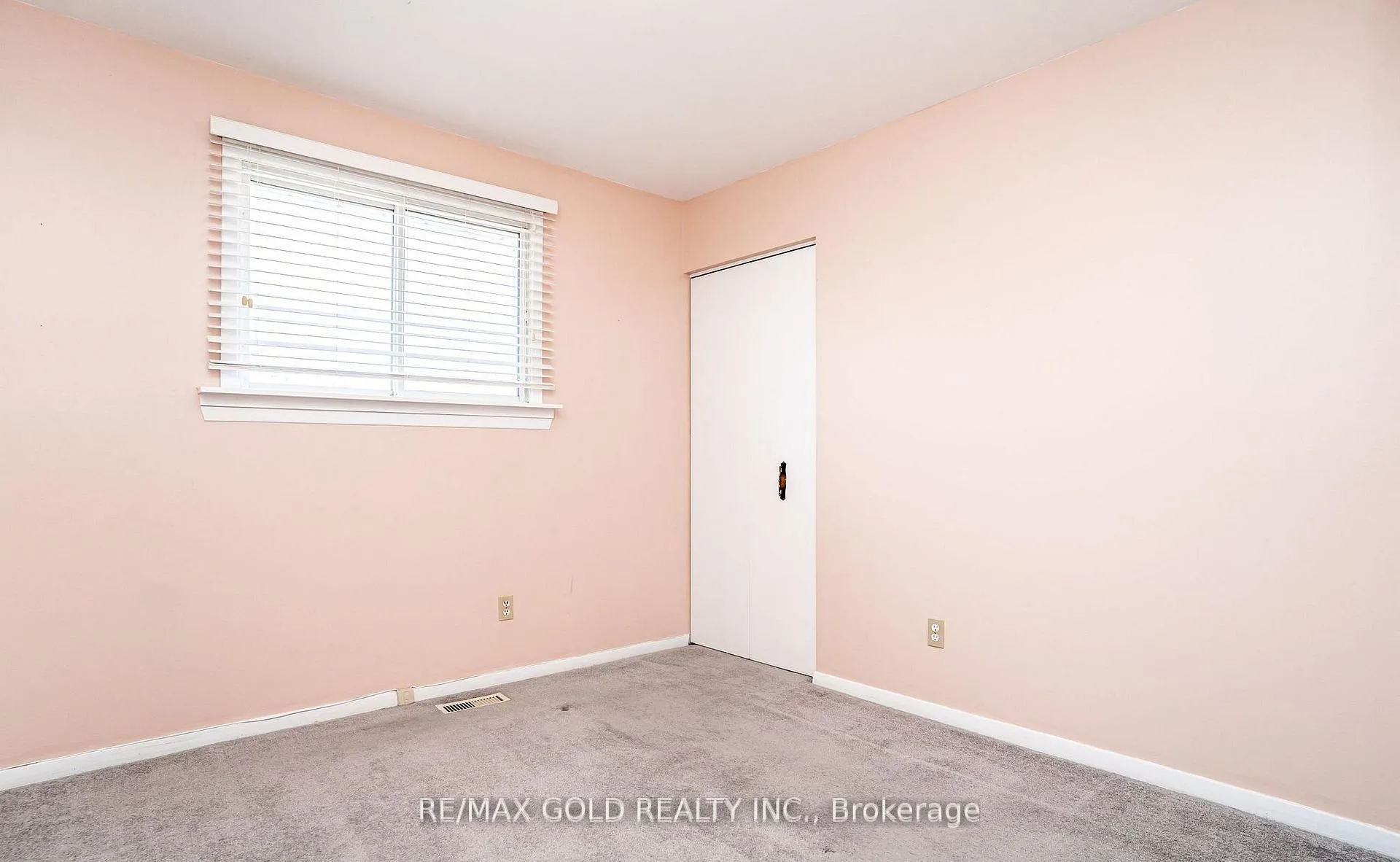 Photo 23 of 34 Deerfield Crescent, Brampton, Southgate — HOMEH