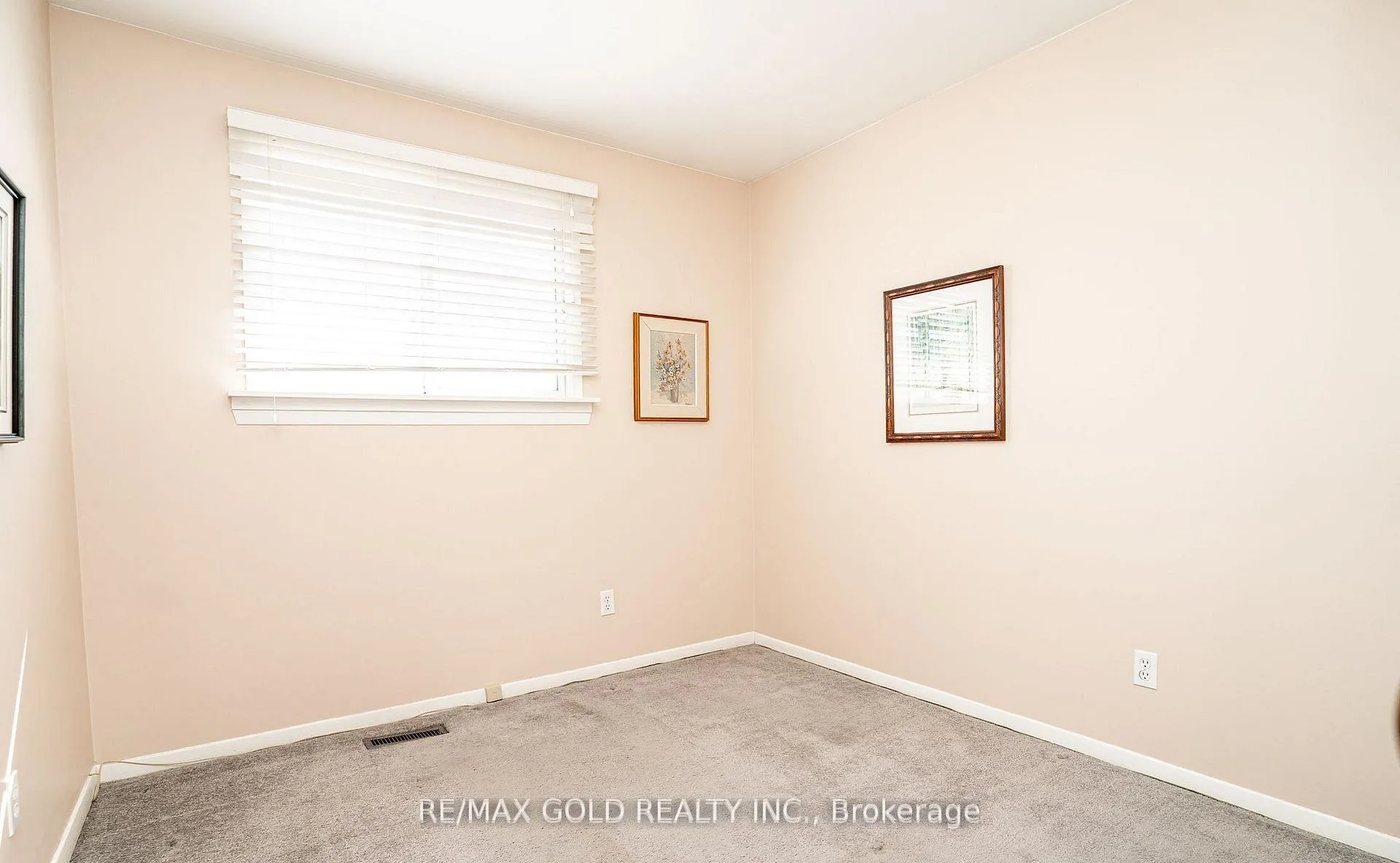 Photo 28 of 34 Deerfield Crescent, Brampton, Southgate — HOMEH