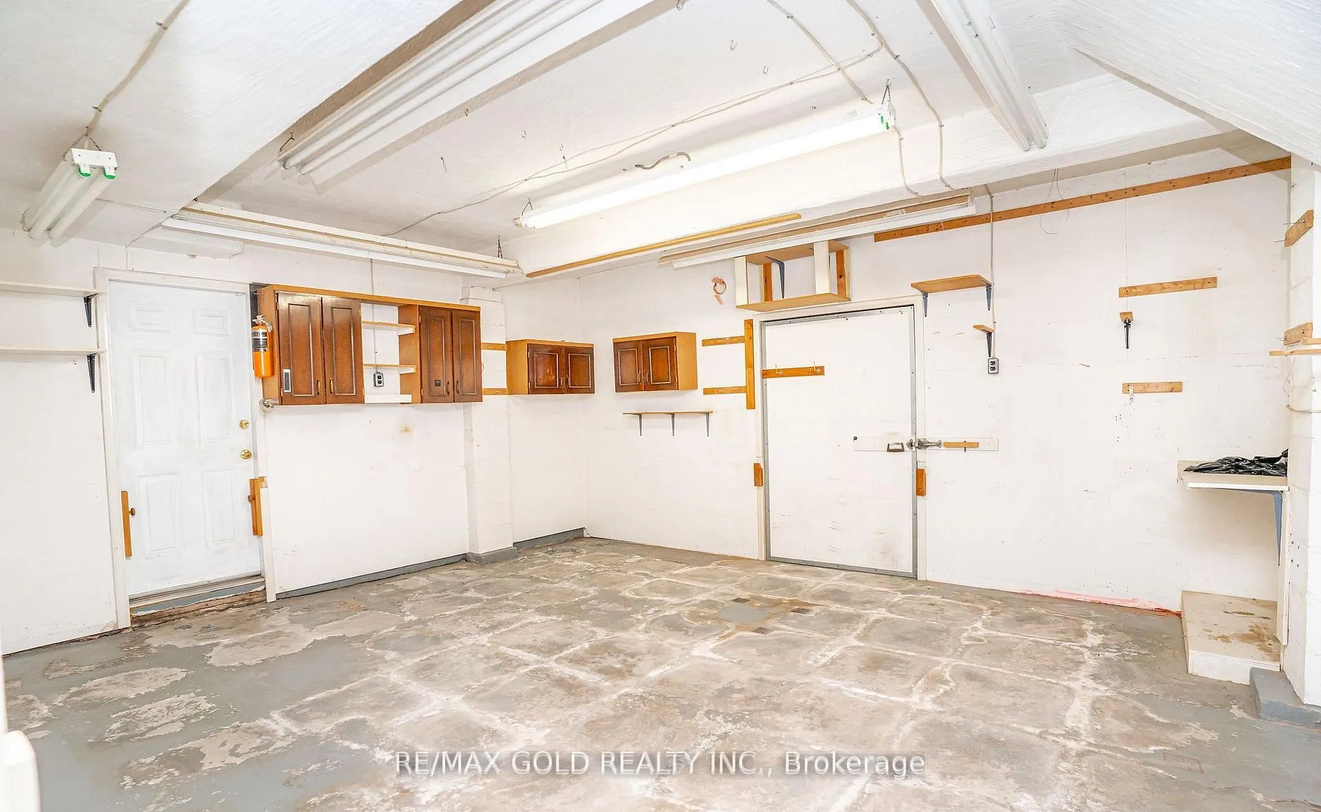 Photo 37 of 34 Deerfield Crescent, Brampton, Southgate — HOMEH