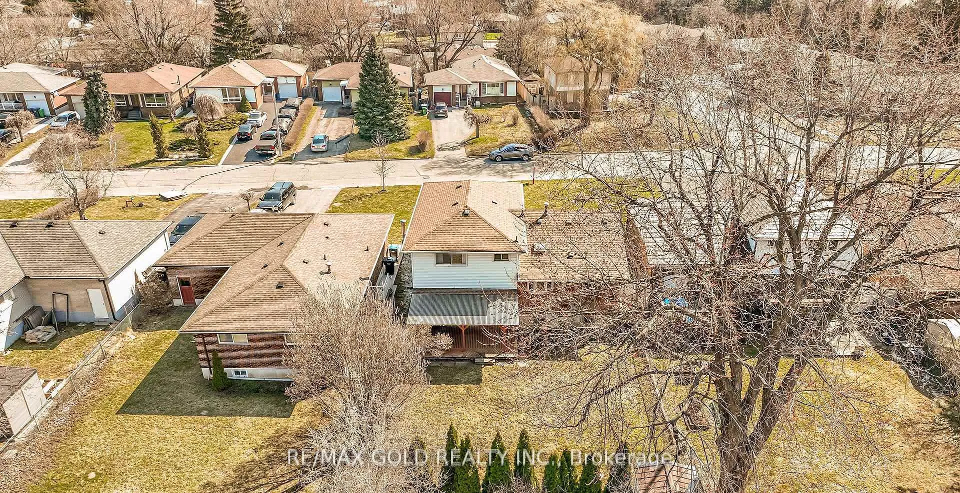 Photo 44 of 34 Deerfield Crescent, Brampton, Southgate — HOMEH