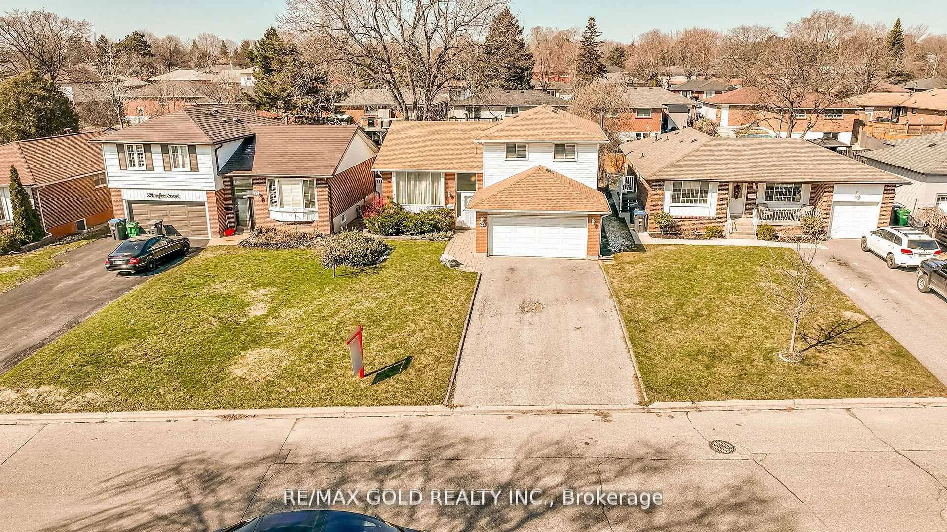 Photo 47 of 34 Deerfield Crescent, Brampton, Southgate — HOMEH
