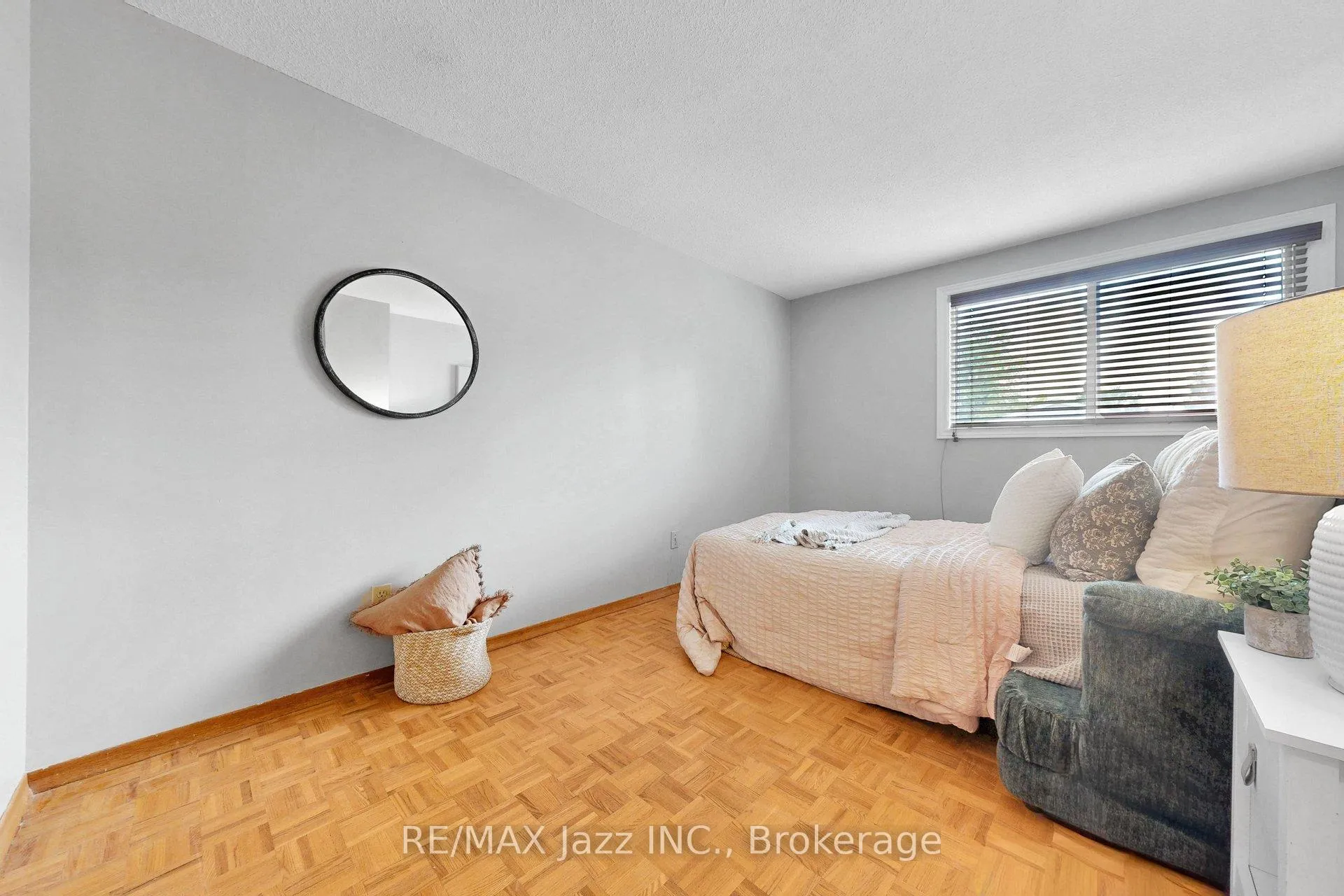 Photo 36 of 115 Glovers Road, Oshawa, Samac — HOMEH