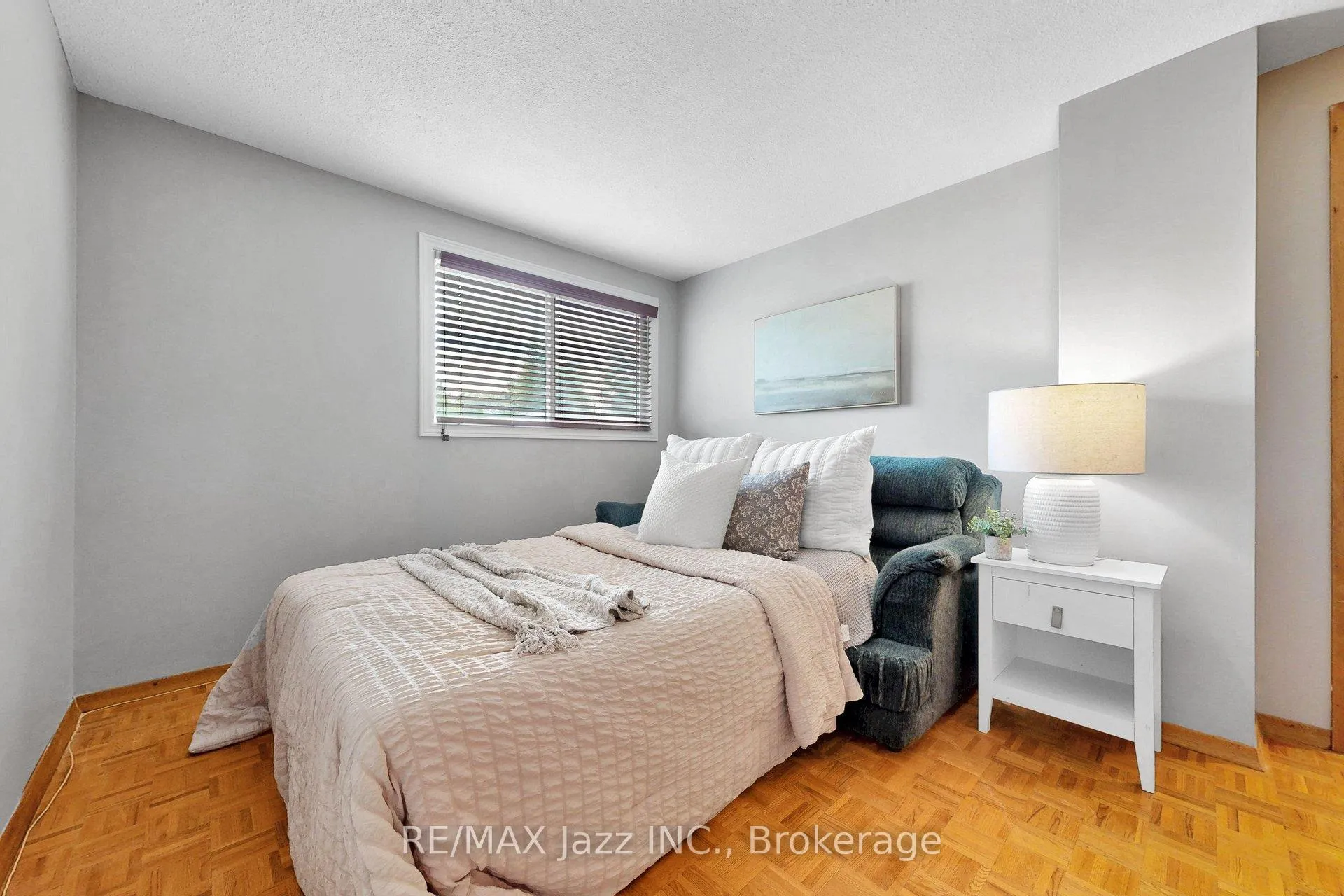 Photo 37 of 115 Glovers Road, Oshawa, Samac — HOMEH