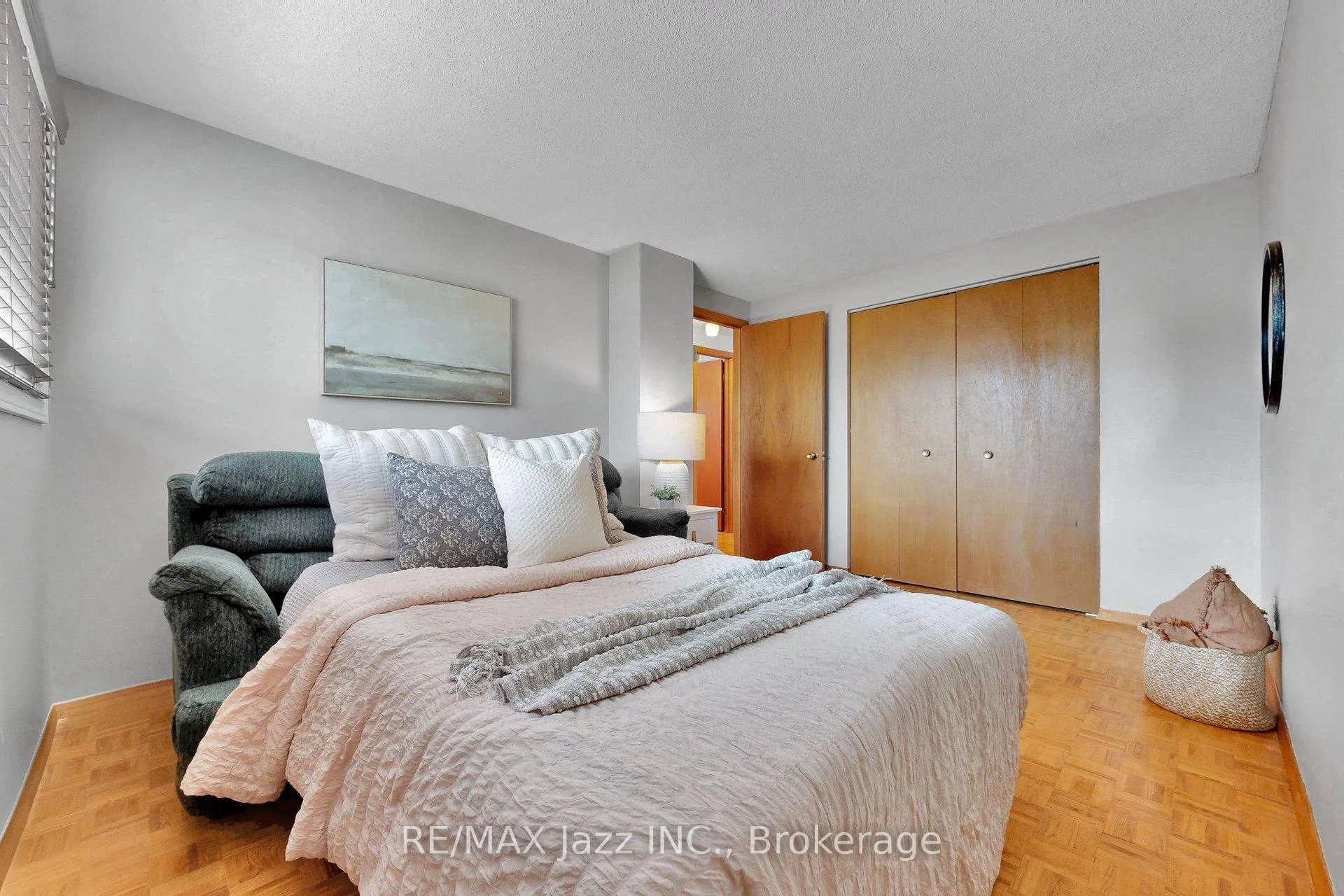 Photo 38 of 115 Glovers Road, Oshawa, Samac — HOMEH