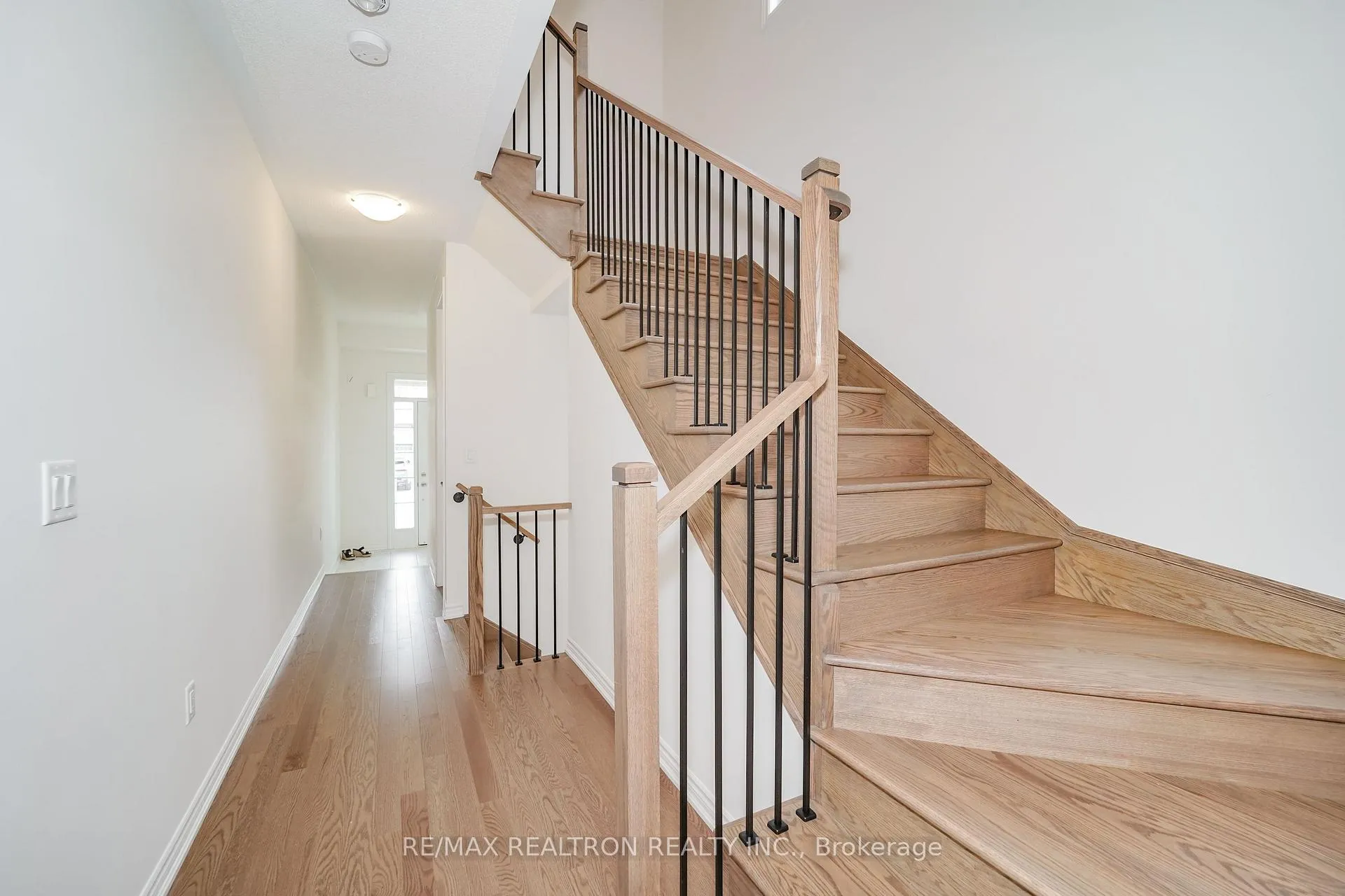 Photo 5 of 64 Velvet Drive, Whitby, Rural Whitby — HOMEH