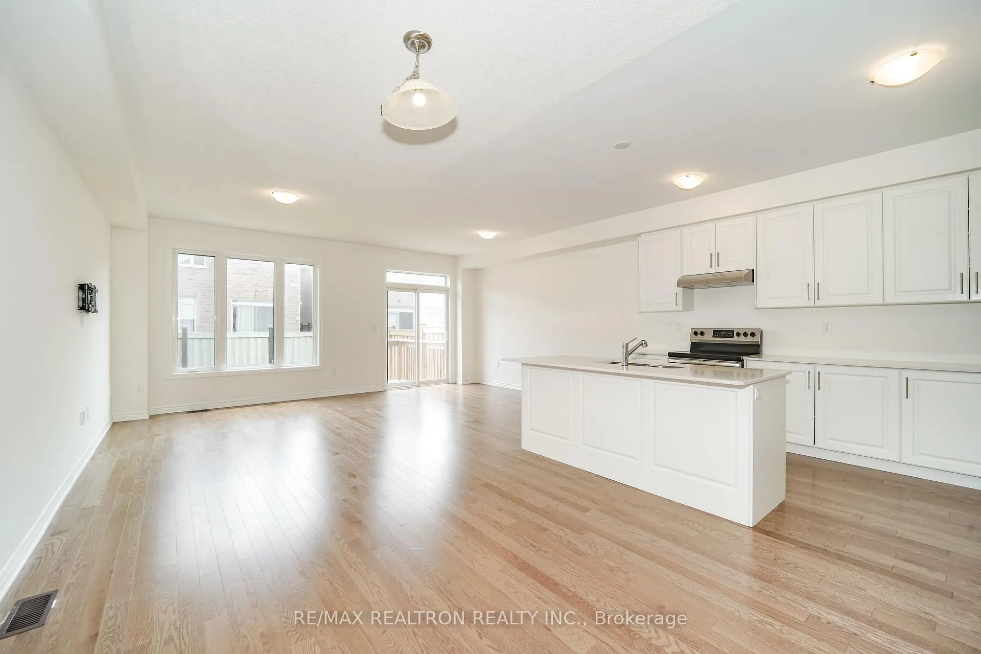 Photo 6 of 64 Velvet Drive, Whitby, Rural Whitby — HOMEH