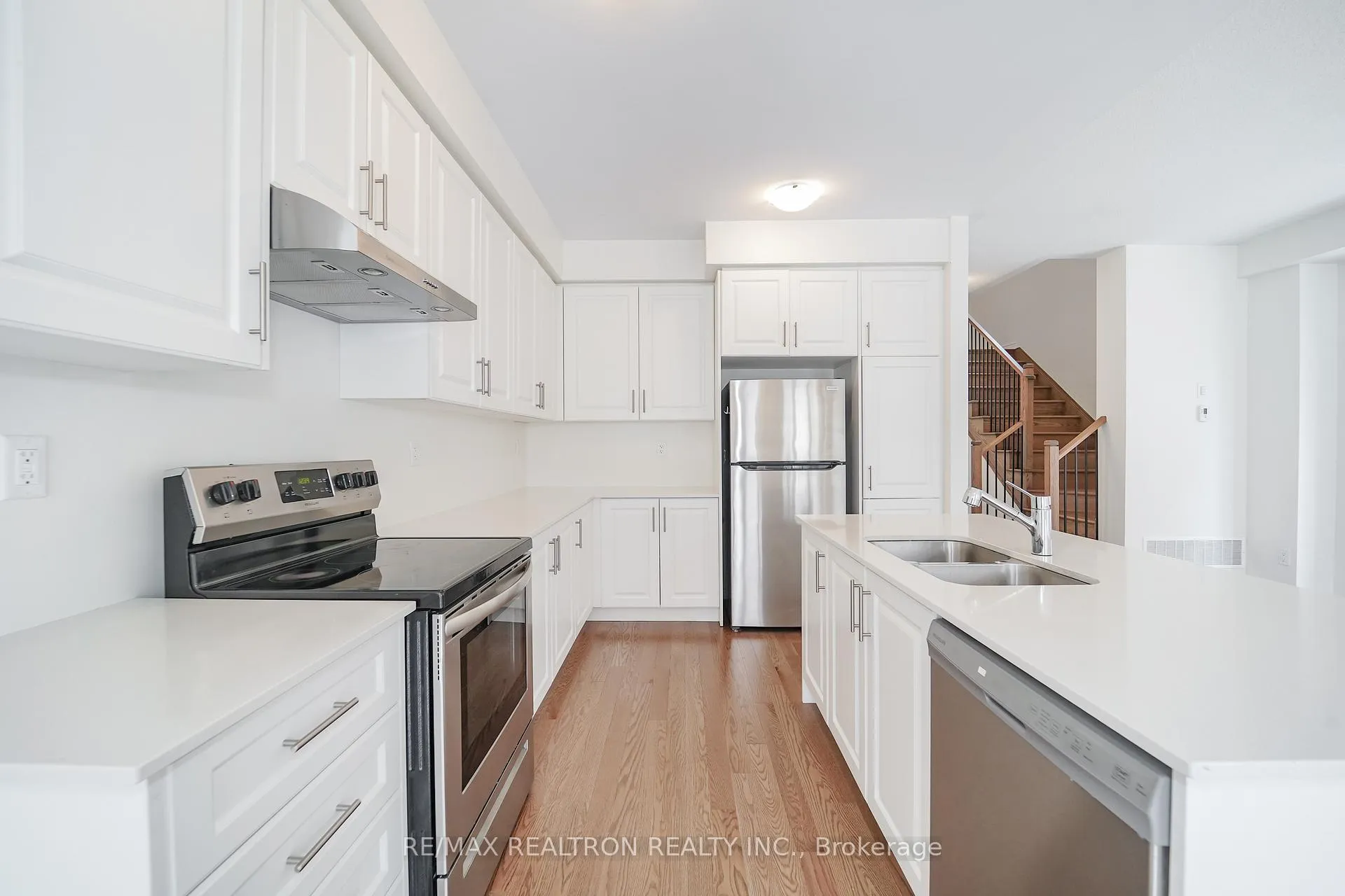 Photo 10 of 64 Velvet Drive, Whitby, Rural Whitby — HOMEH