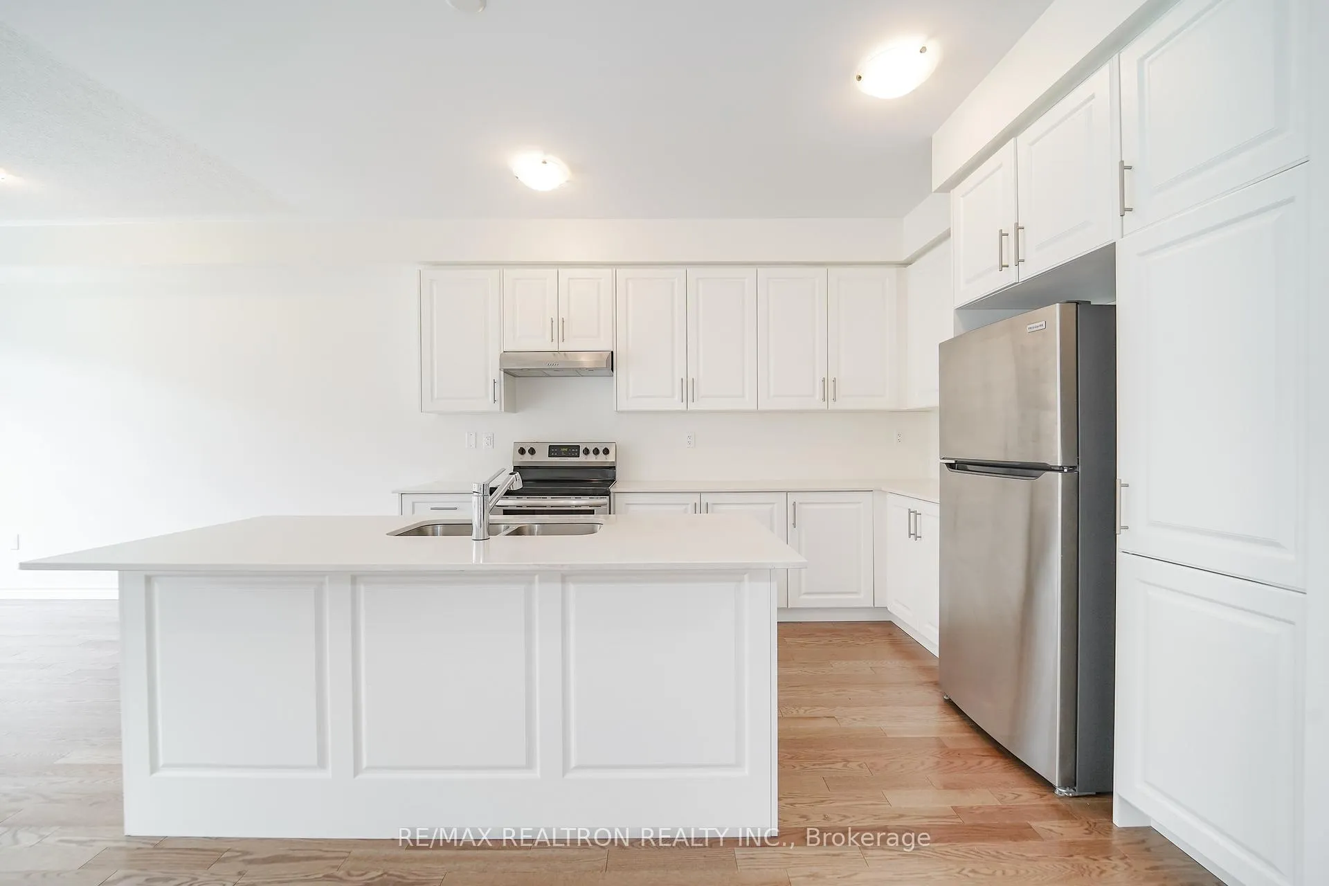 Photo 11 of 64 Velvet Drive, Whitby, Rural Whitby — HOMEH