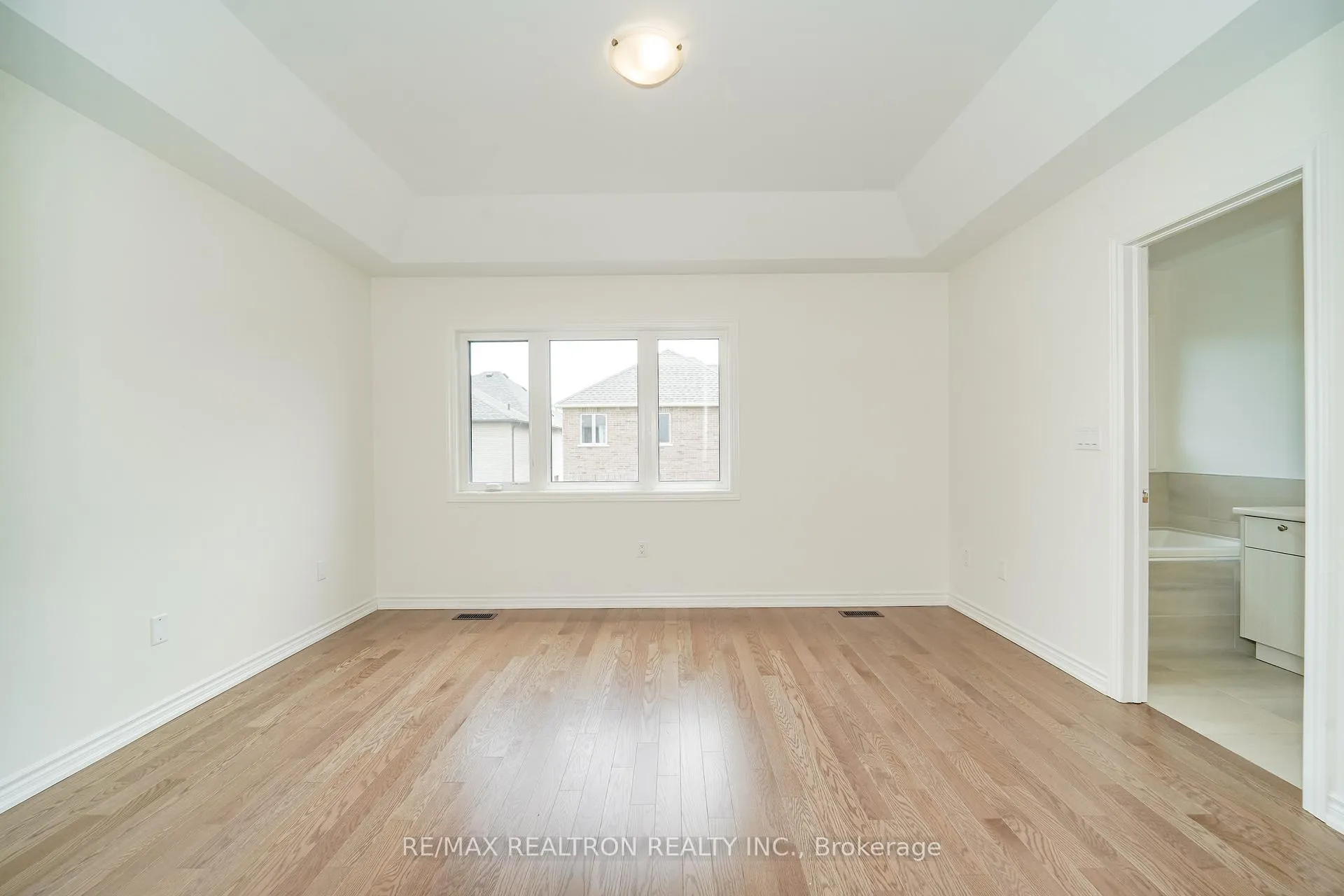 Photo 16 of 64 Velvet Drive, Whitby, Rural Whitby — HOMEH