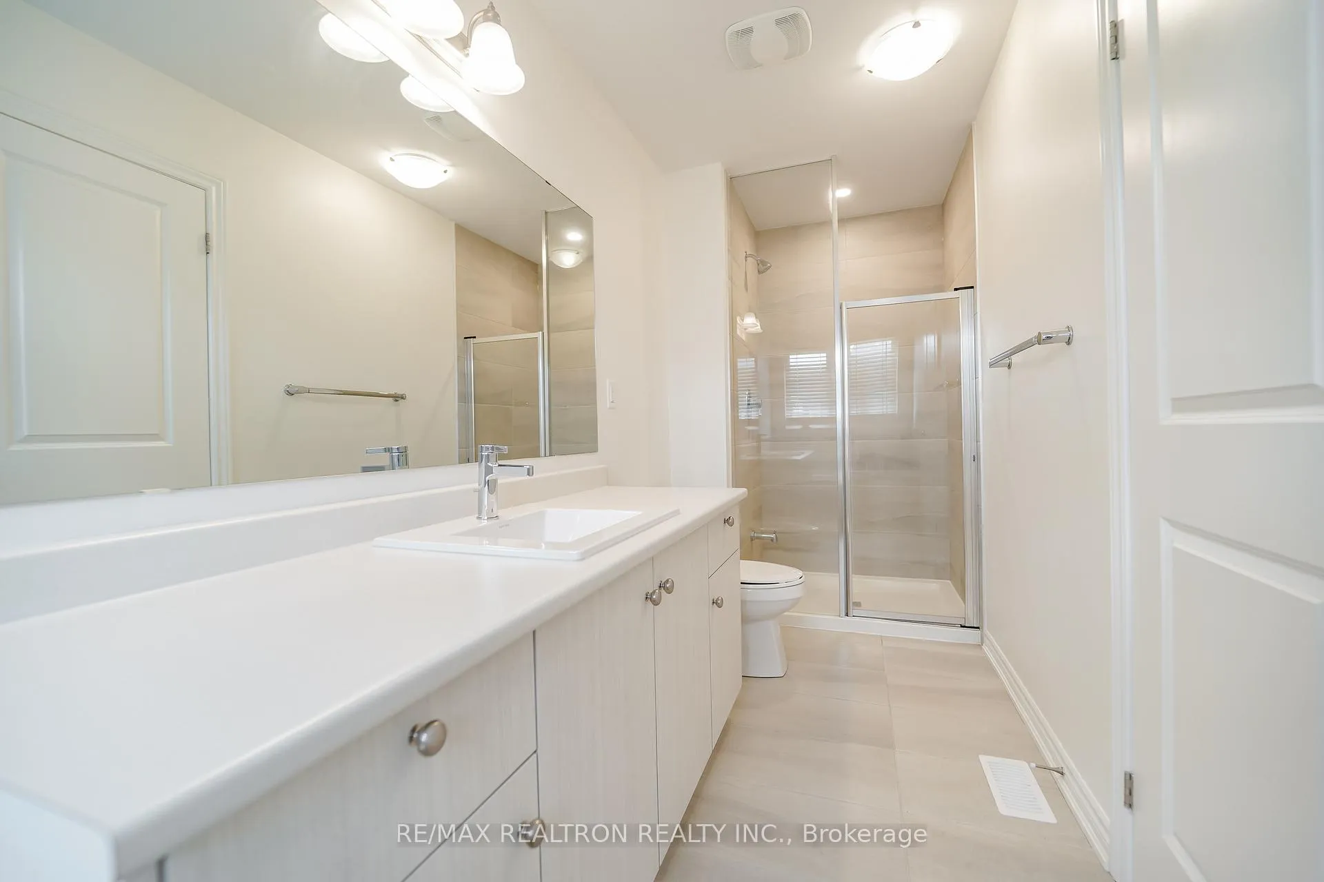 Photo 18 of 64 Velvet Drive, Whitby, Rural Whitby — HOMEH