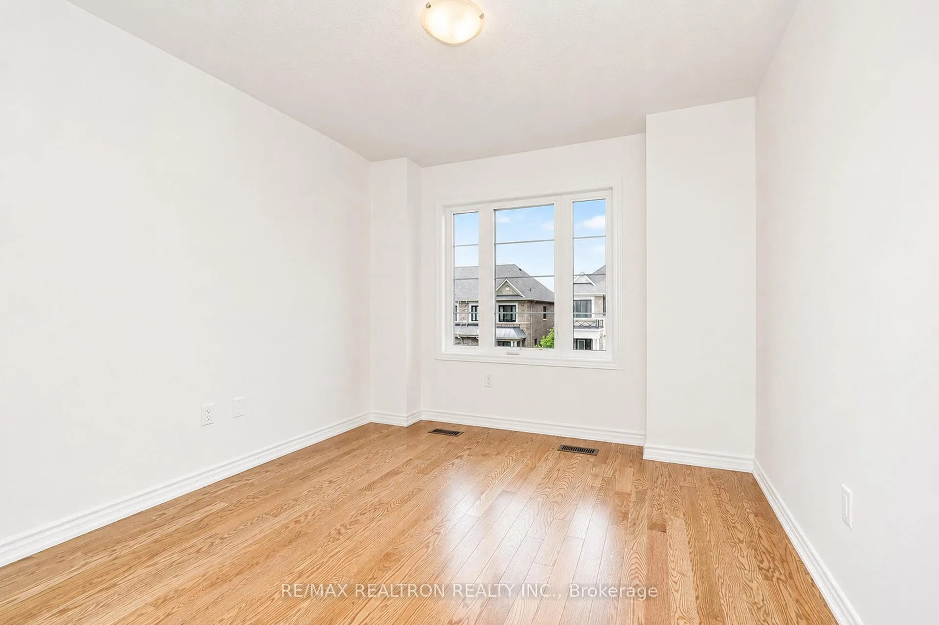 Photo 20 of 64 Velvet Drive, Whitby, Rural Whitby — HOMEH