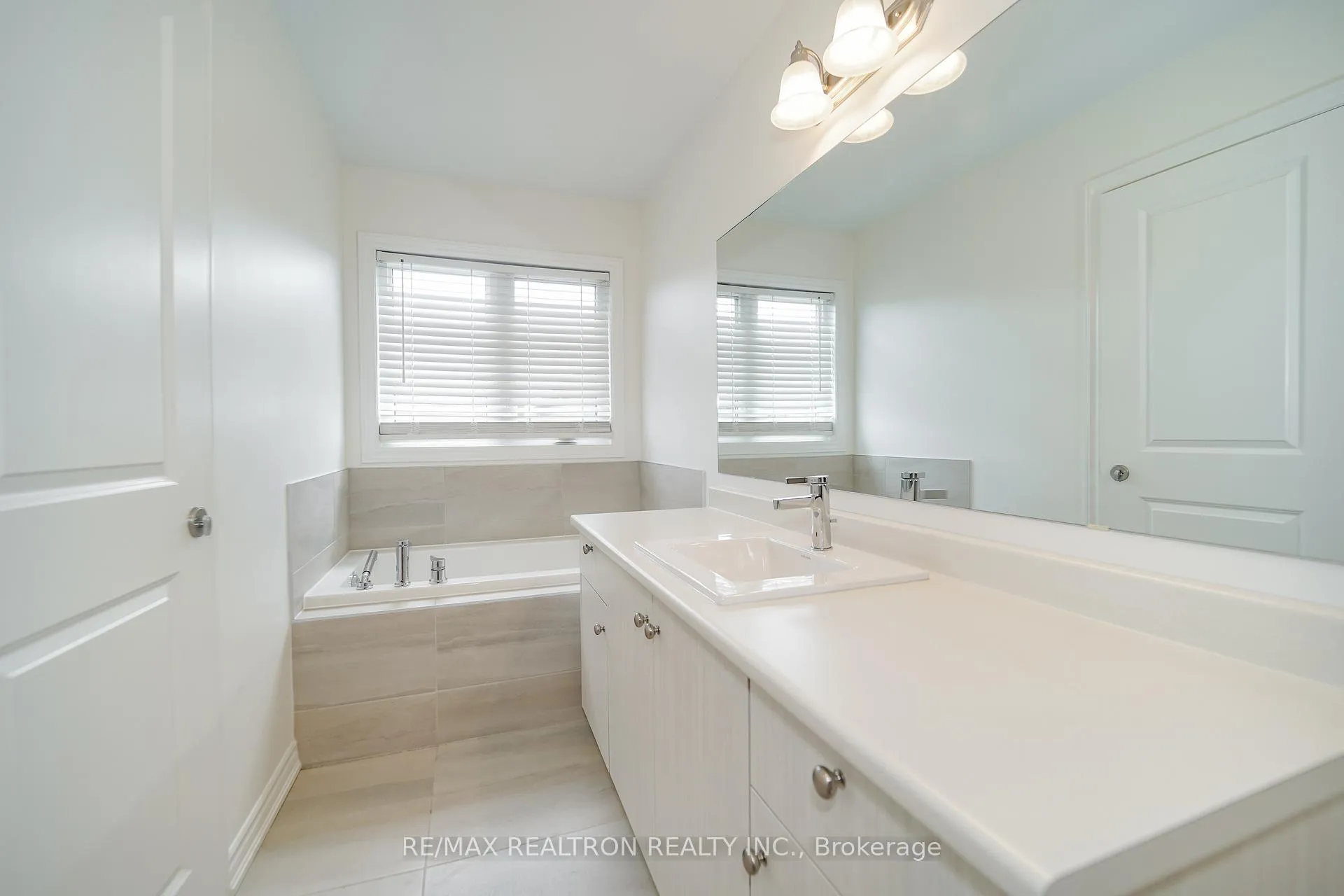 Photo 21 of 64 Velvet Drive, Whitby, Rural Whitby — HOMEH