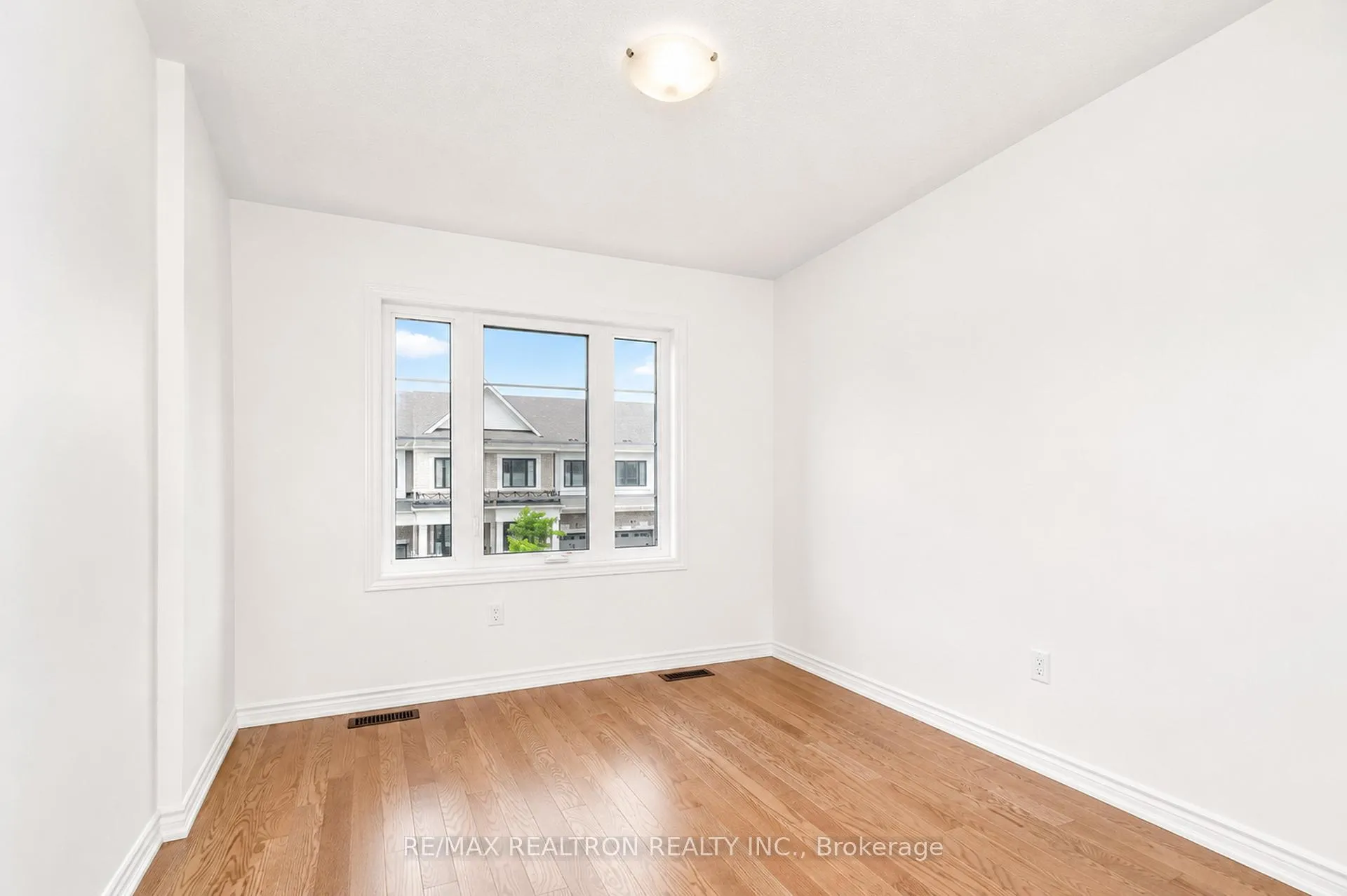 Photo 23 of 64 Velvet Drive, Whitby, Rural Whitby — HOMEH