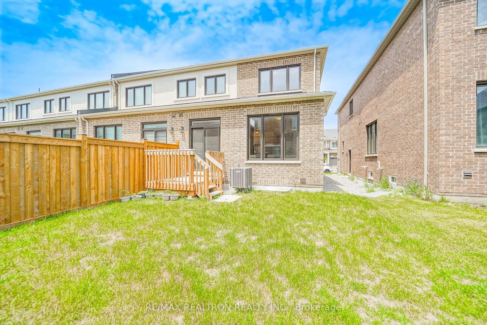 Photo 27 of 64 Velvet Drive, Whitby, Rural Whitby — HOMEH