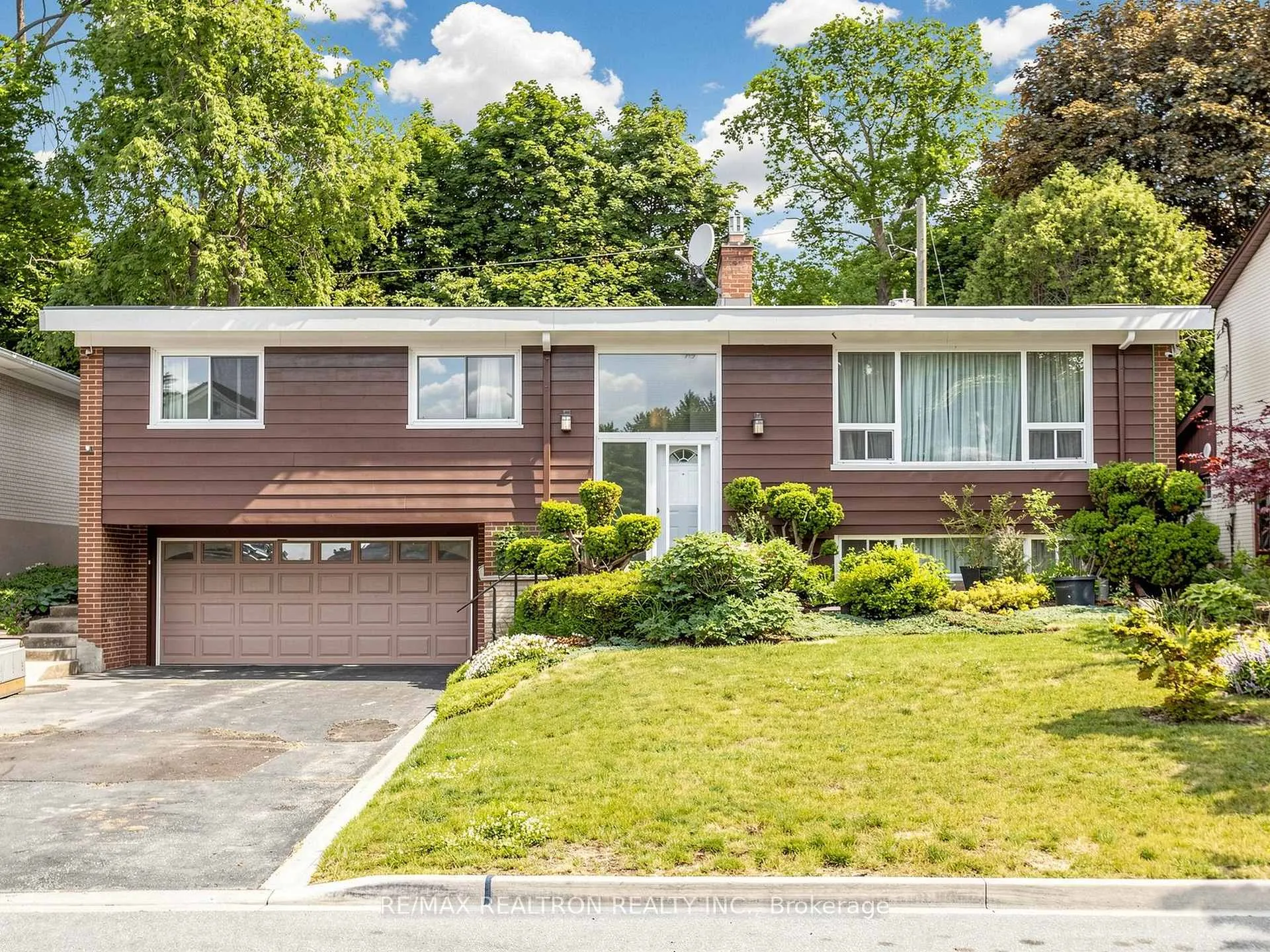 Photo 1 of 24 Dalmeny Road, Markham, Grandview — HOMEH