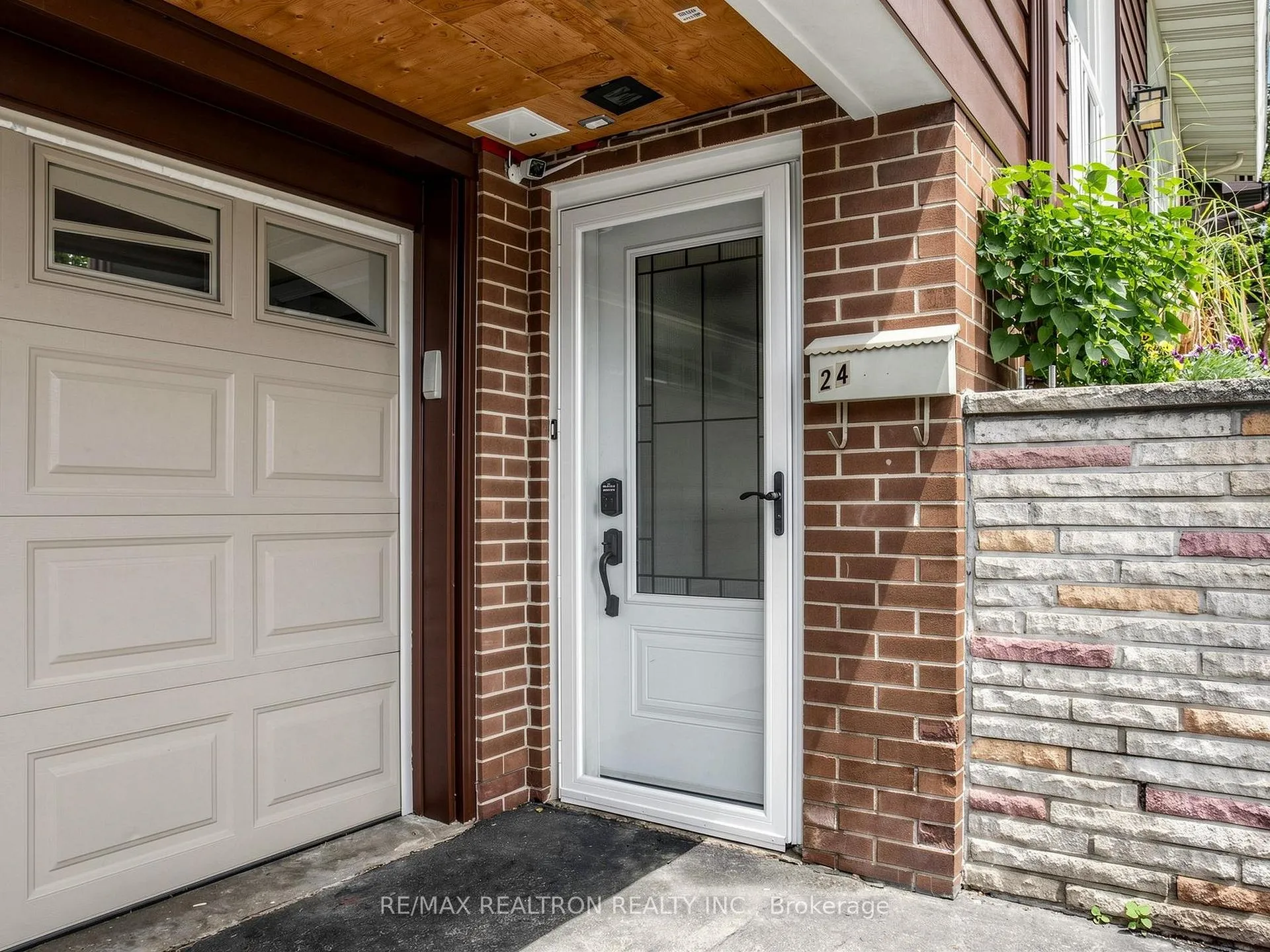 Photo 4 of 24 Dalmeny Road, Markham, Grandview — HOMEH