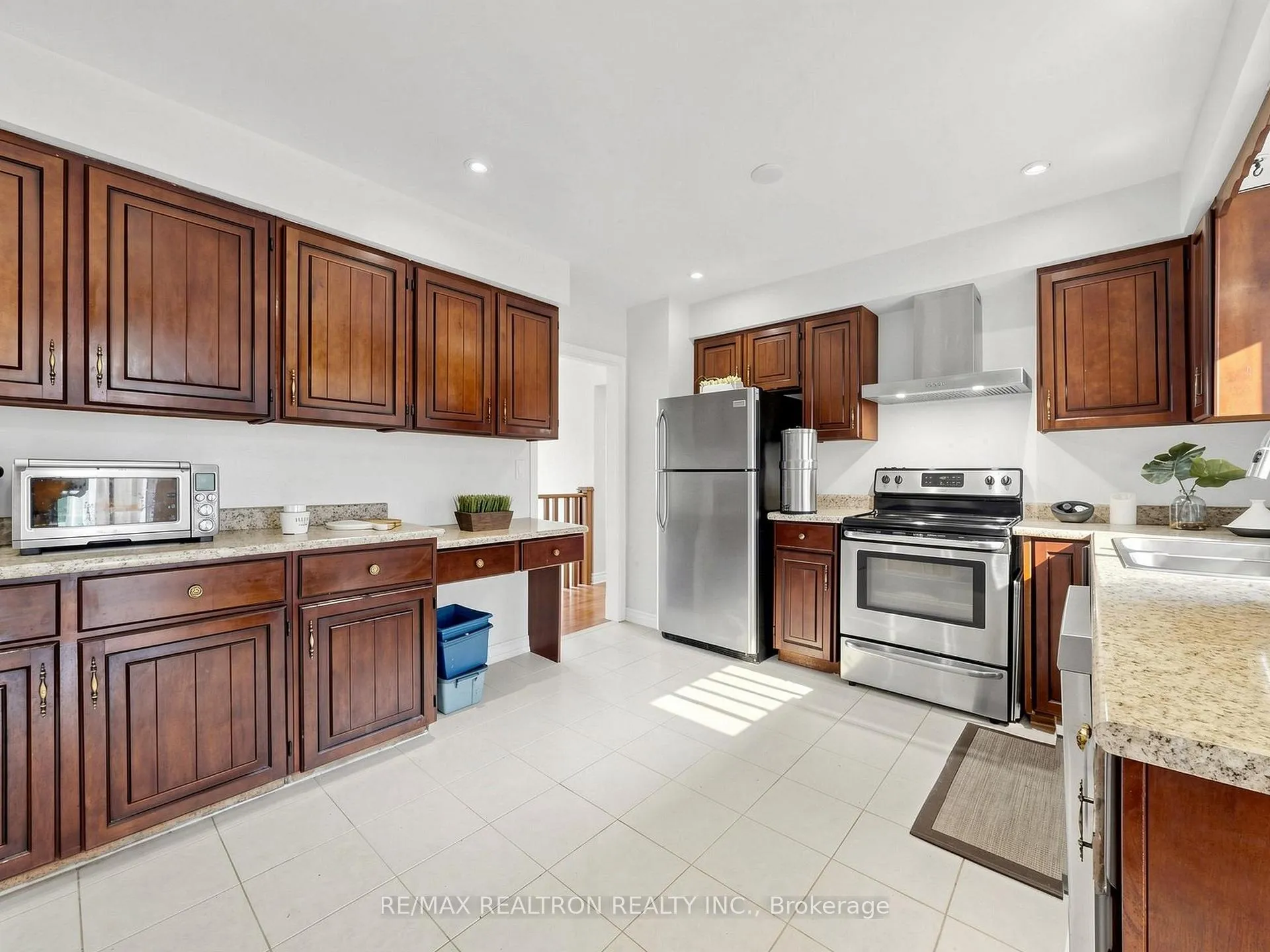 Photo 20 of 24 Dalmeny Road, Markham, Grandview — HOMEH