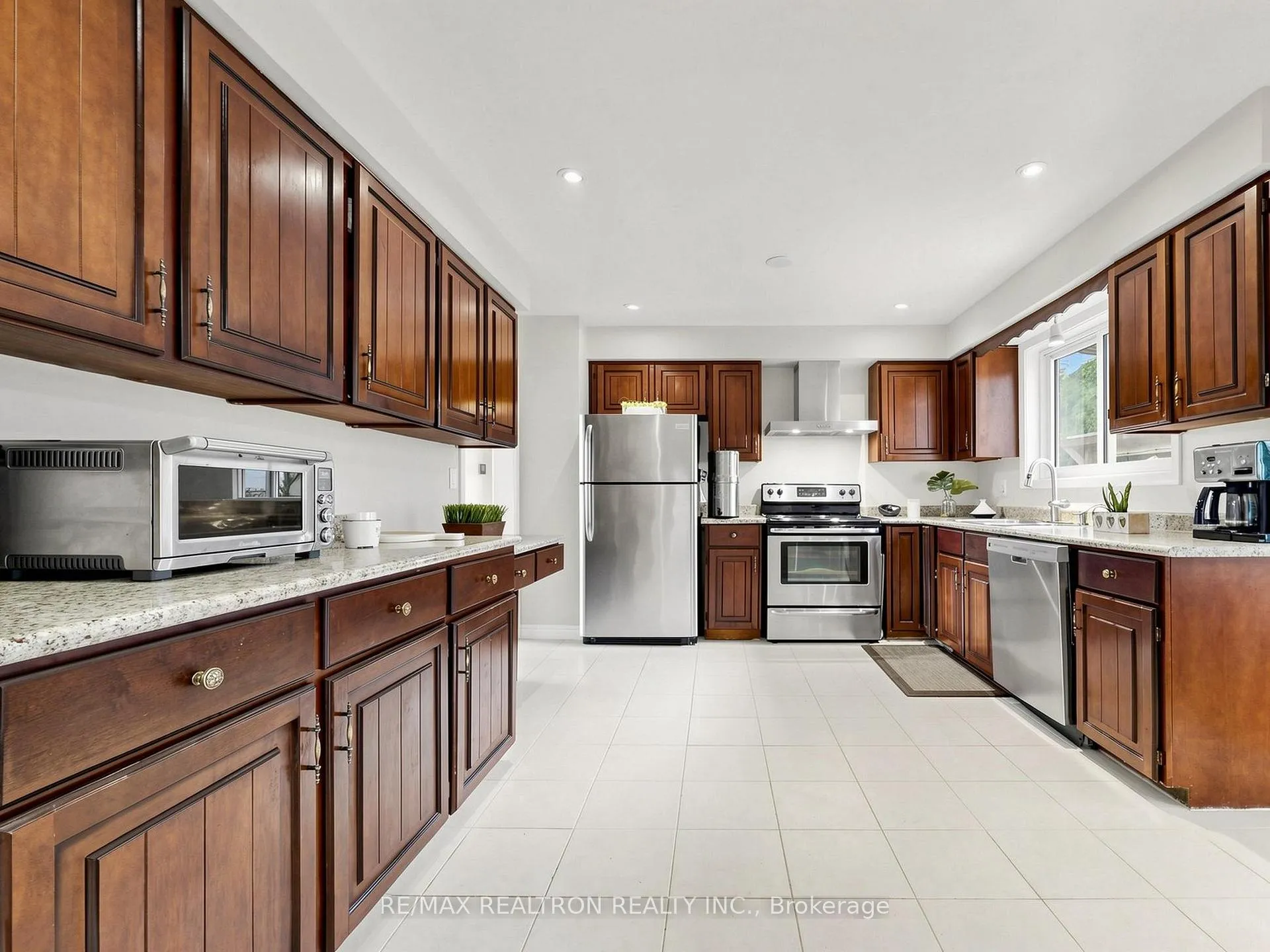 Photo 21 of 24 Dalmeny Road, Markham, Grandview — HOMEH