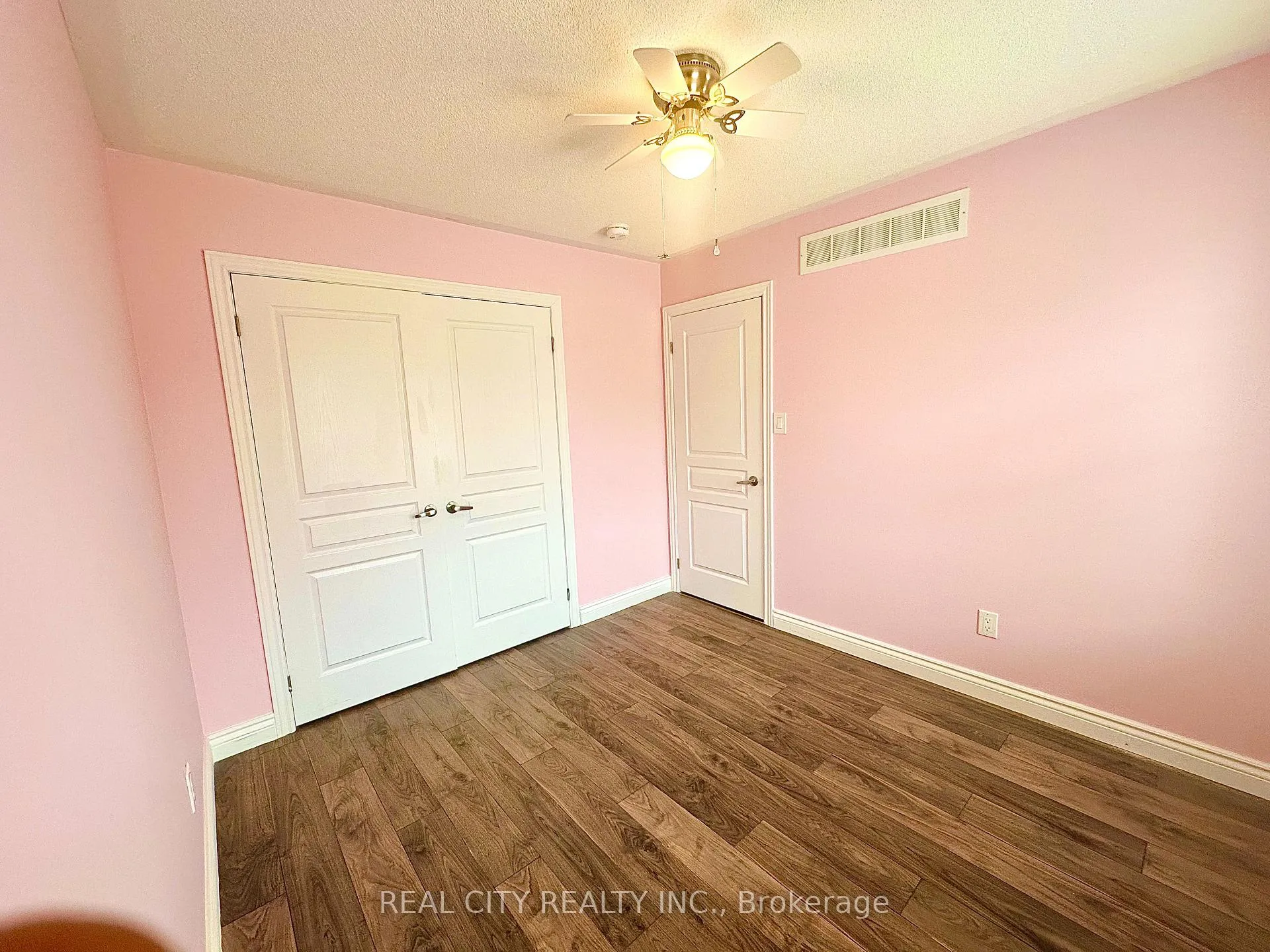 Photo 5 of 8 Beechener Street, Georgina, Sutton & Jackson's Point — HOMEH