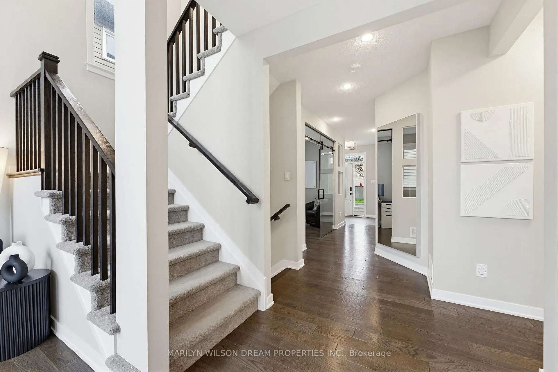Photo 5 of 304 Andalusian Crescent, Ottawa, Kanata - Emerald Meadows/Trailwest — HOMEH
