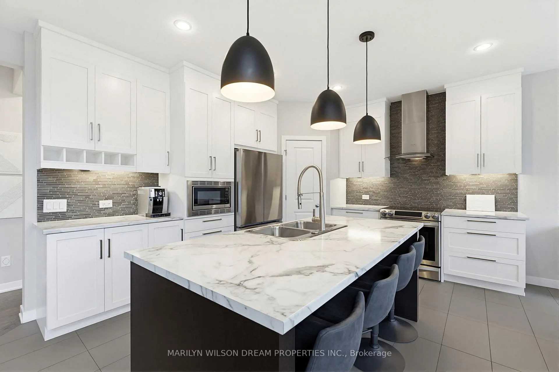 Photo 11 of 304 Andalusian Crescent, Ottawa, Kanata - Emerald Meadows/Trailwest — HOMEH