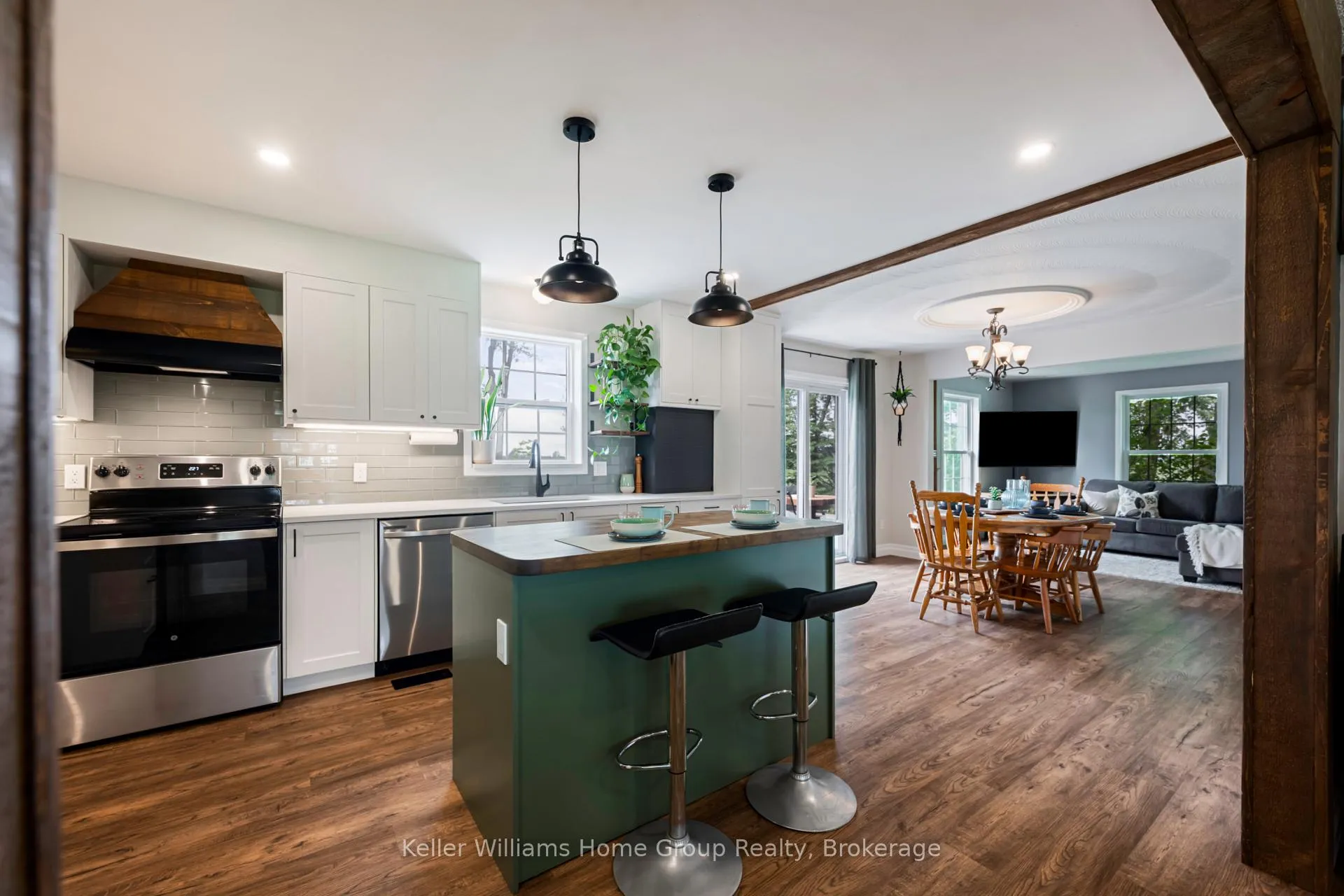 Photo 4 of 7866 Sideroad 18 Road, Mapleton, Rural Mapleton — HOMEH