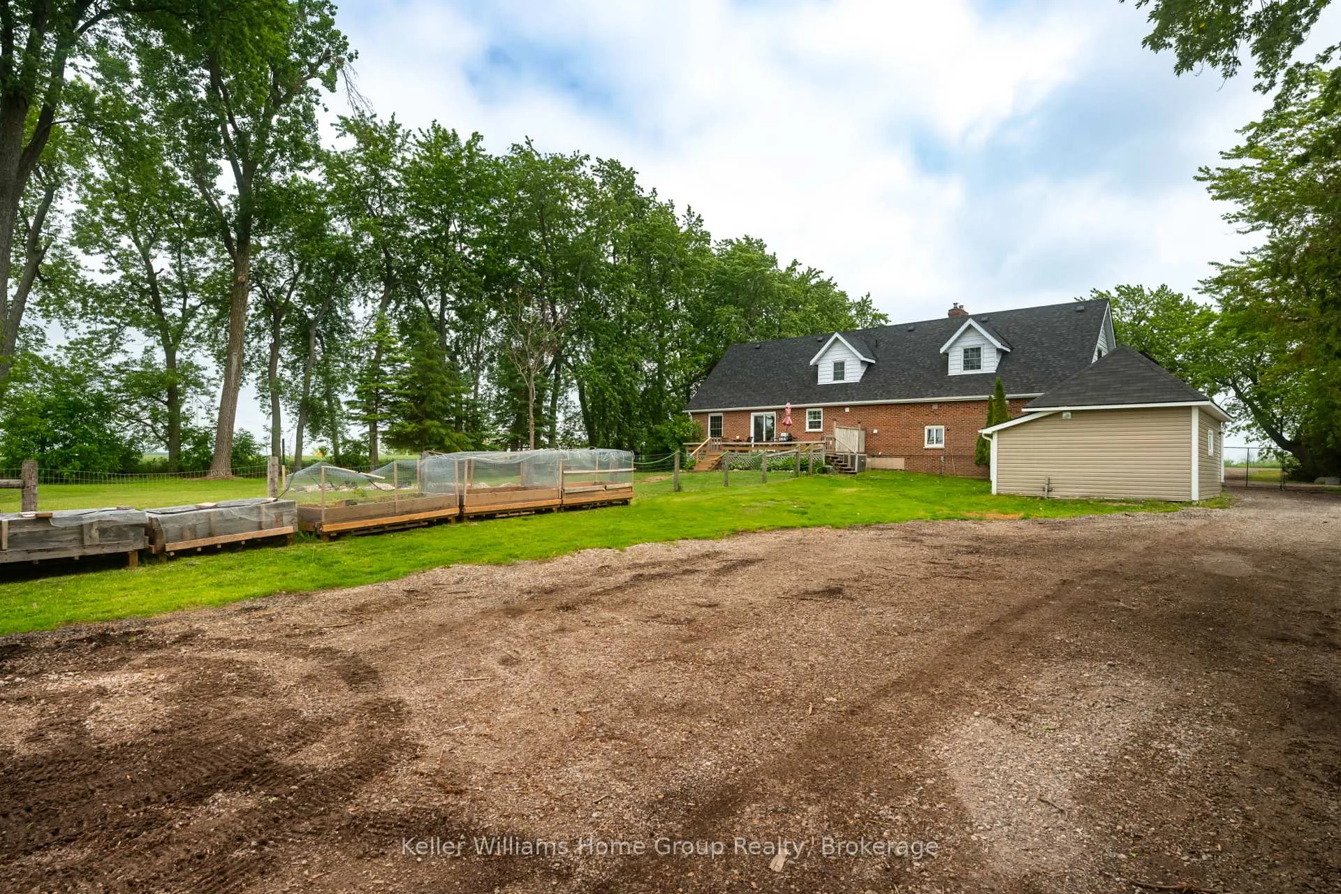 Photo 40 of 7866 Sideroad 18 Road, Mapleton, Rural Mapleton — HOMEH