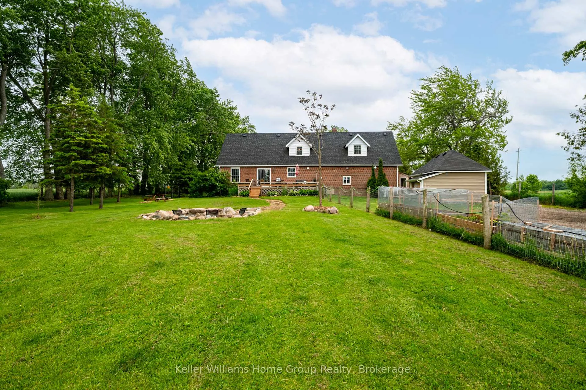 Photo 42 of 7866 Sideroad 18 Road, Mapleton, Rural Mapleton — HOMEH