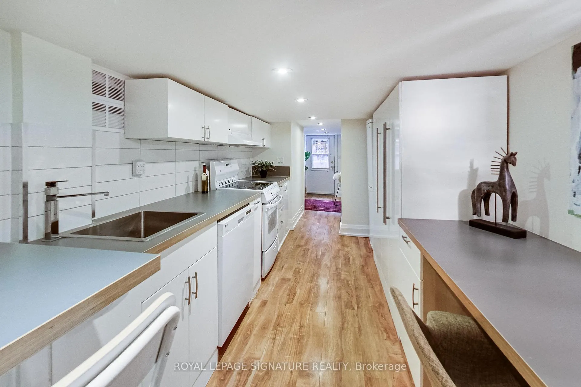 Photo 5 of Unit Lower, 6 King Edward Avenue, Toronto, Woodbine-Lumsden — HOMEH