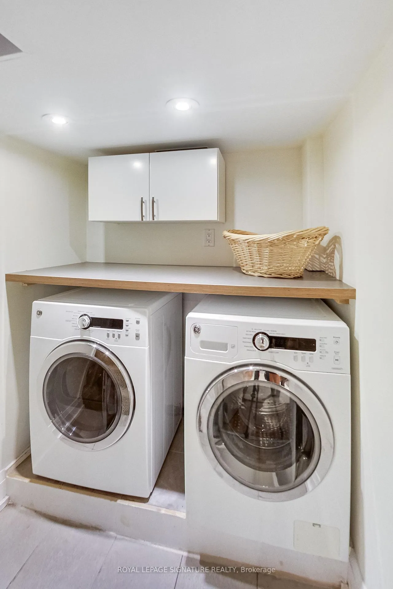 Photo 8 of Unit Lower, 6 King Edward Avenue, Toronto, Woodbine-Lumsden — HOMEH