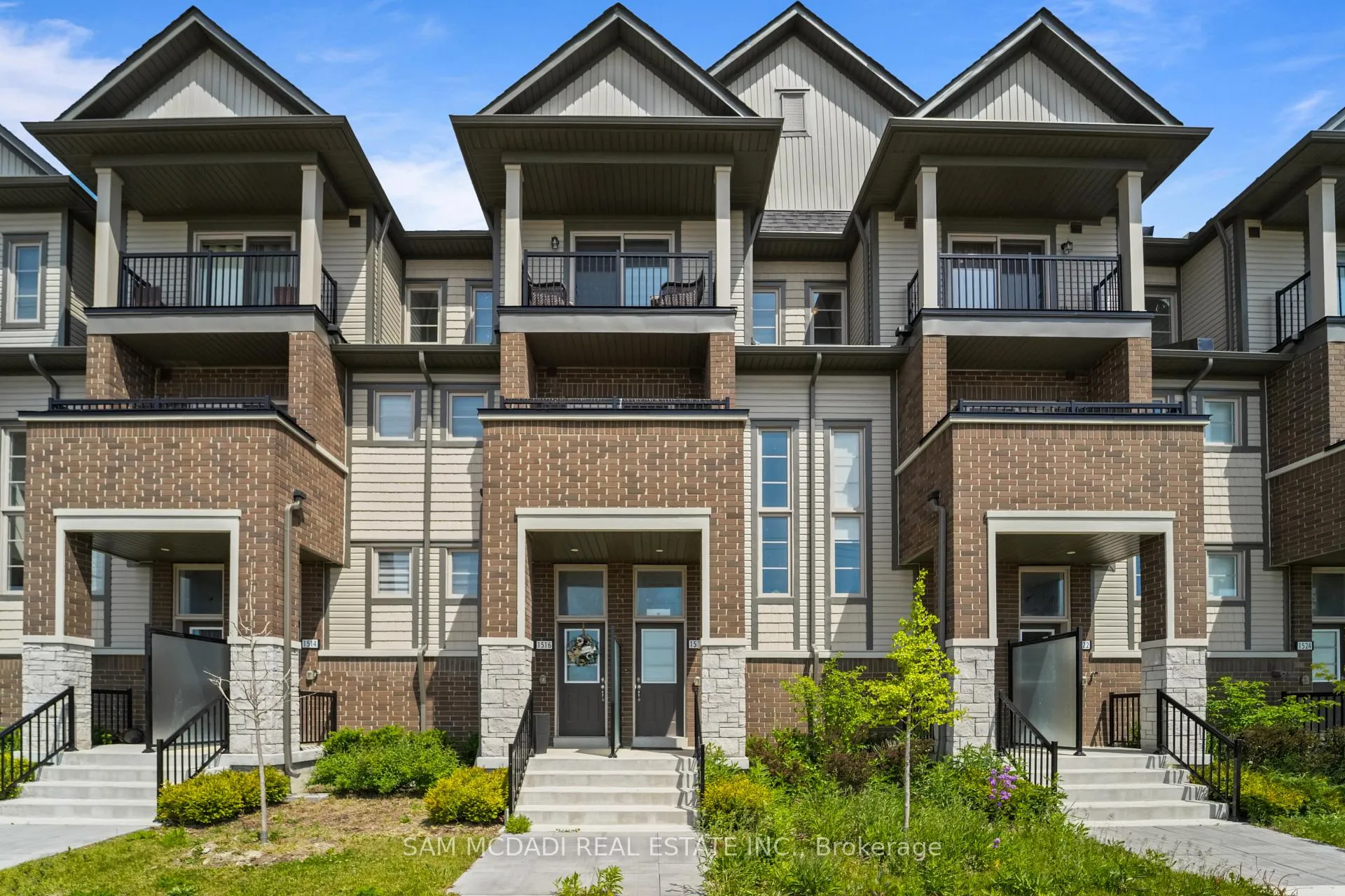 Front of Unit 19, 1518 Bloor Street