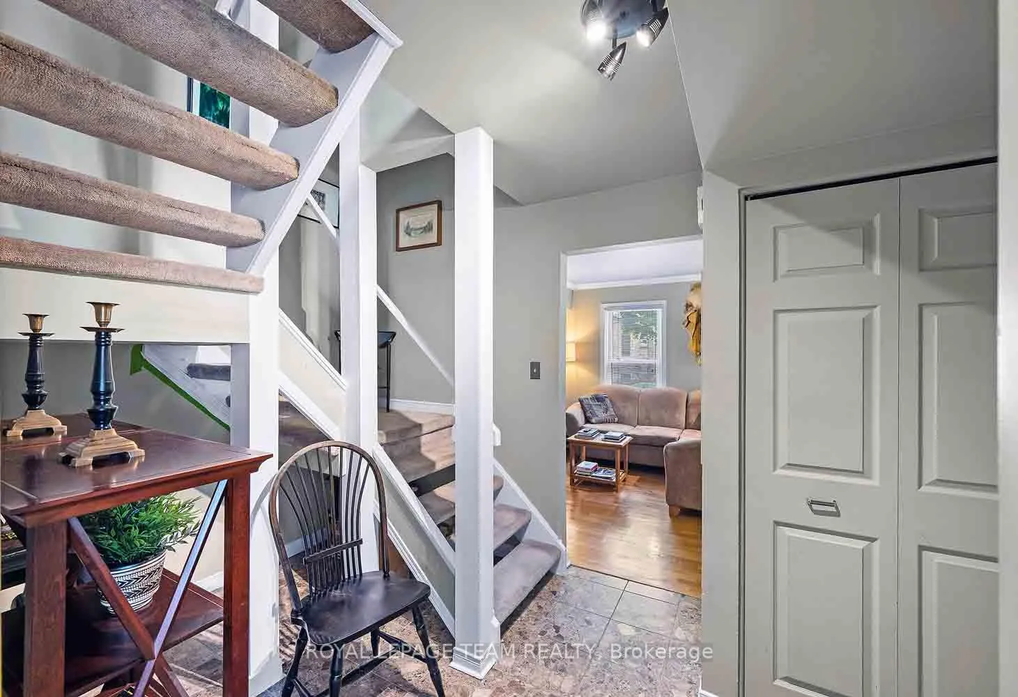 Photo 5 of Unit 2, 220 Wilbrod Avenue, Ottawa, Sandy Hill — HOMEH