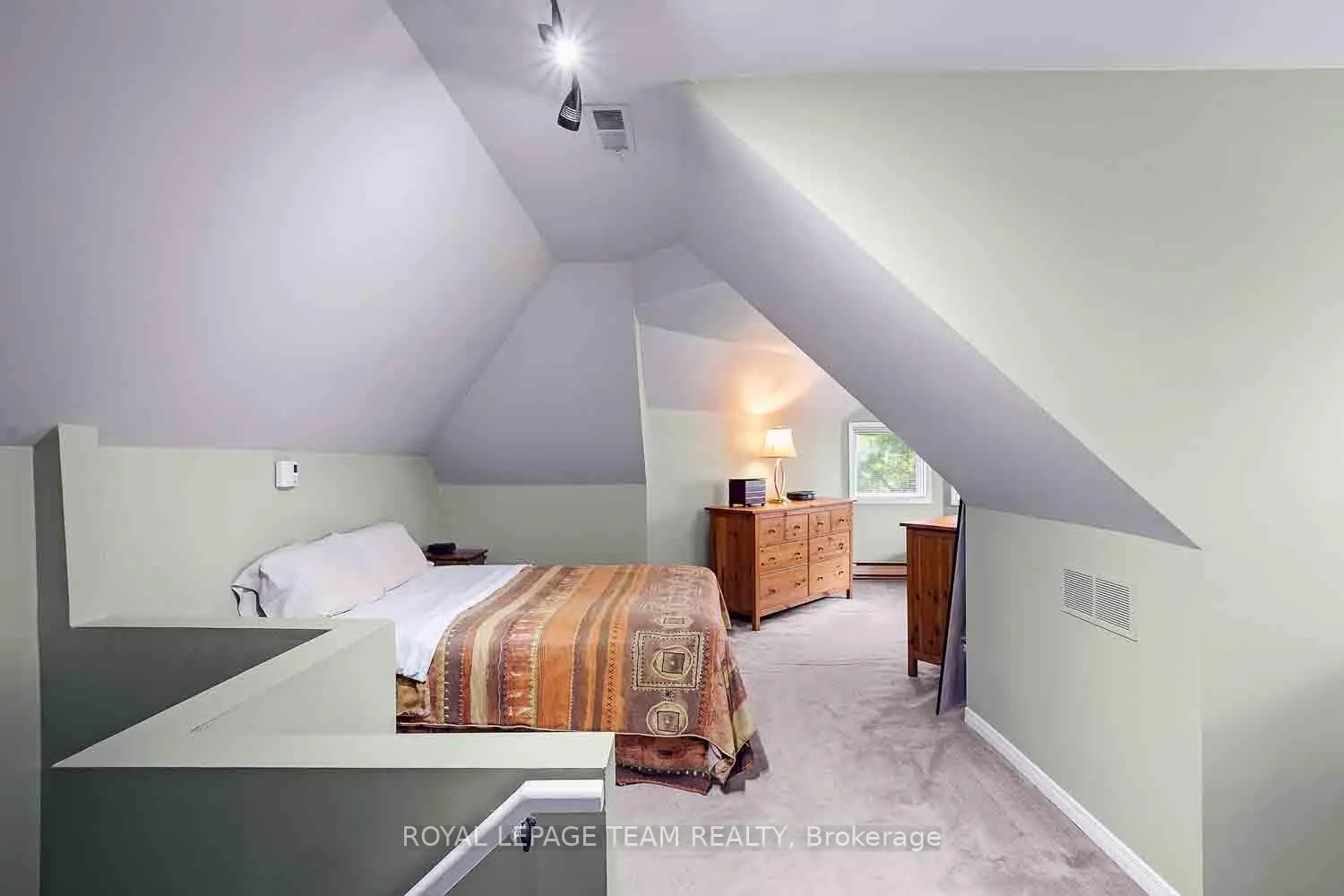 Photo 13 of Unit 2, 220 Wilbrod Avenue, Ottawa, Sandy Hill — HOMEH