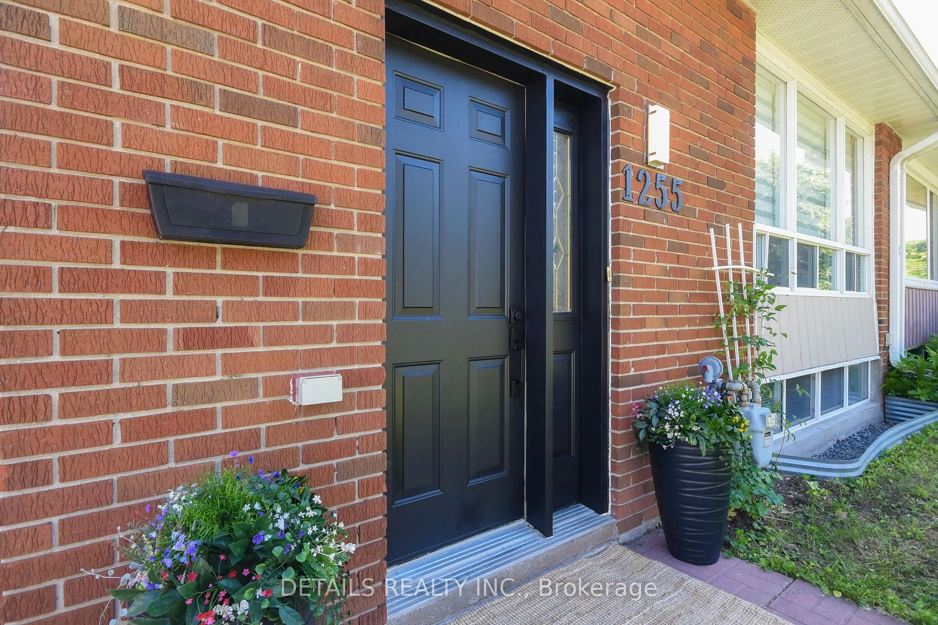 Photo 2 of 1255 Highgate Road, Ottawa, Parkway Park — HOMEH