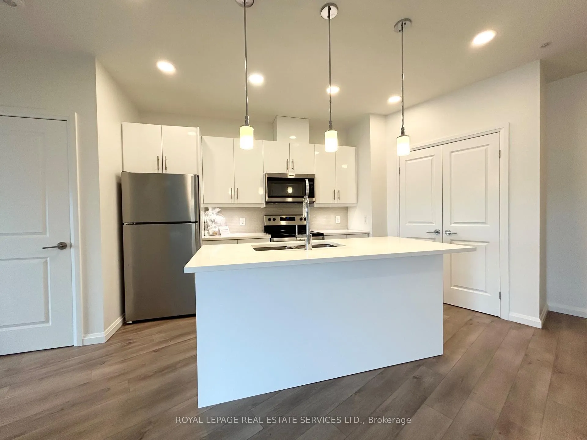 Photo 3 of Unit 704, 144 Watson Road N, Guelph, Grange Road — HOMEH