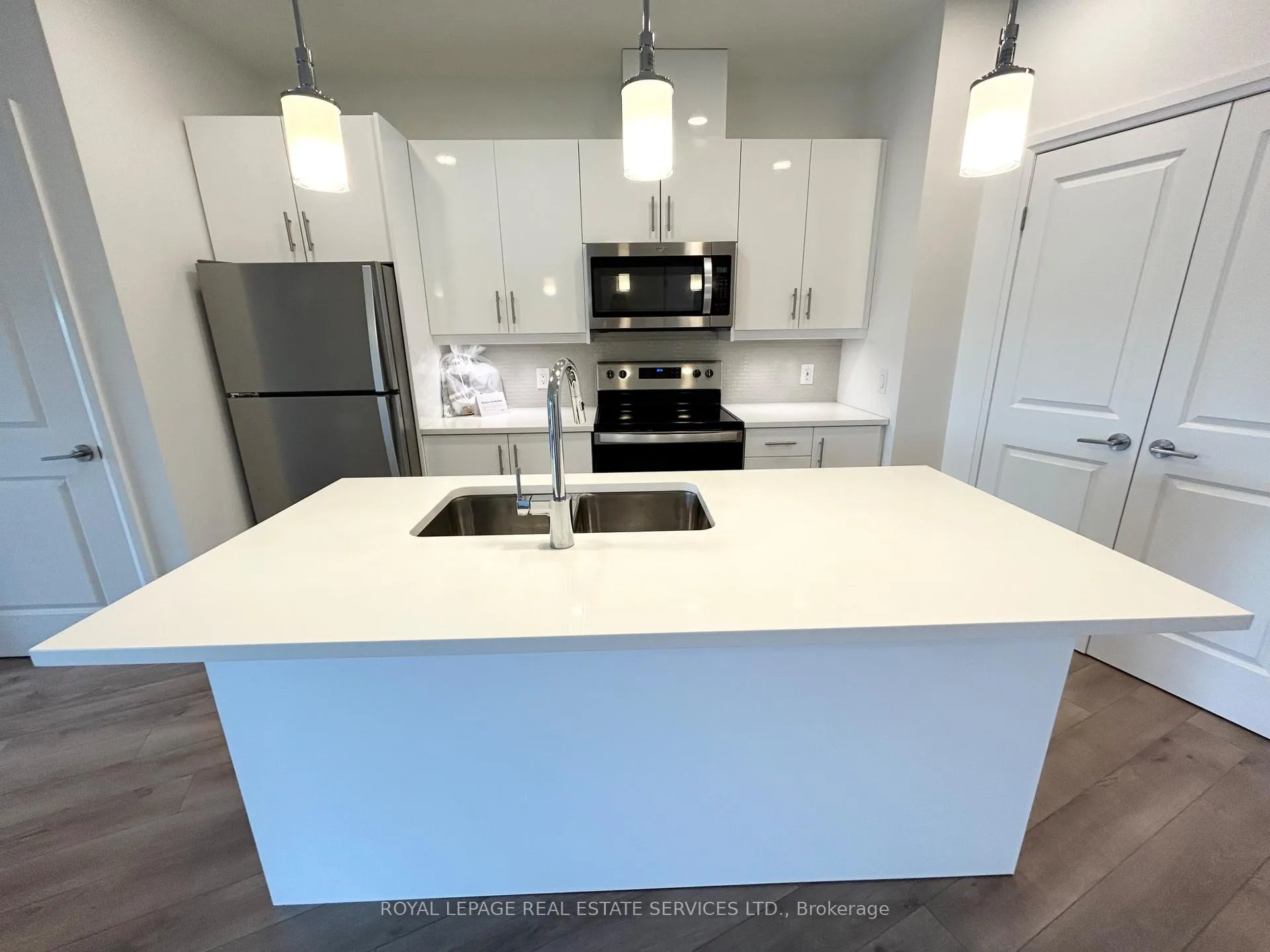 Photo 4 of Unit 704, 144 Watson Road N, Guelph, Grange Road — HOMEH