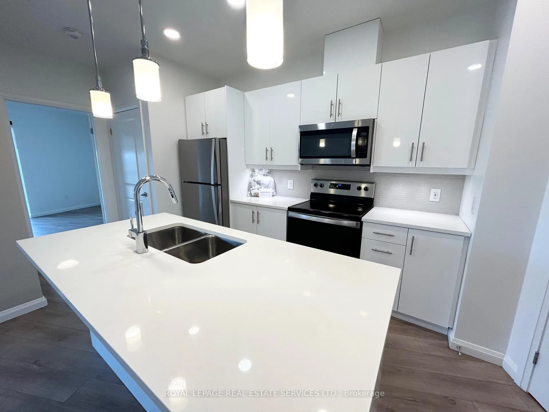 Photo 5 of Unit 704, 144 Watson Road N, Guelph, Grange Road — HOMEH